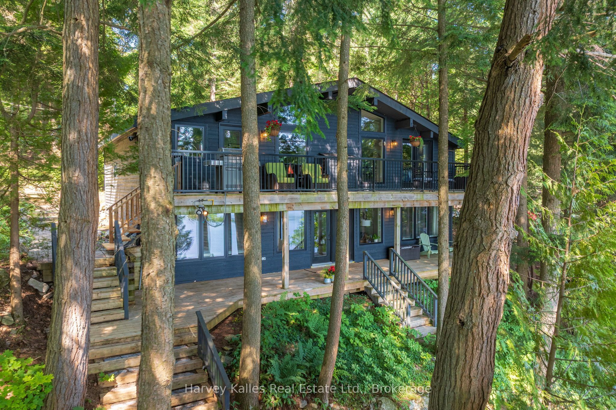 1075 Hallett Road, Muskoka Lakes, ON P0C 1H0 photo 3