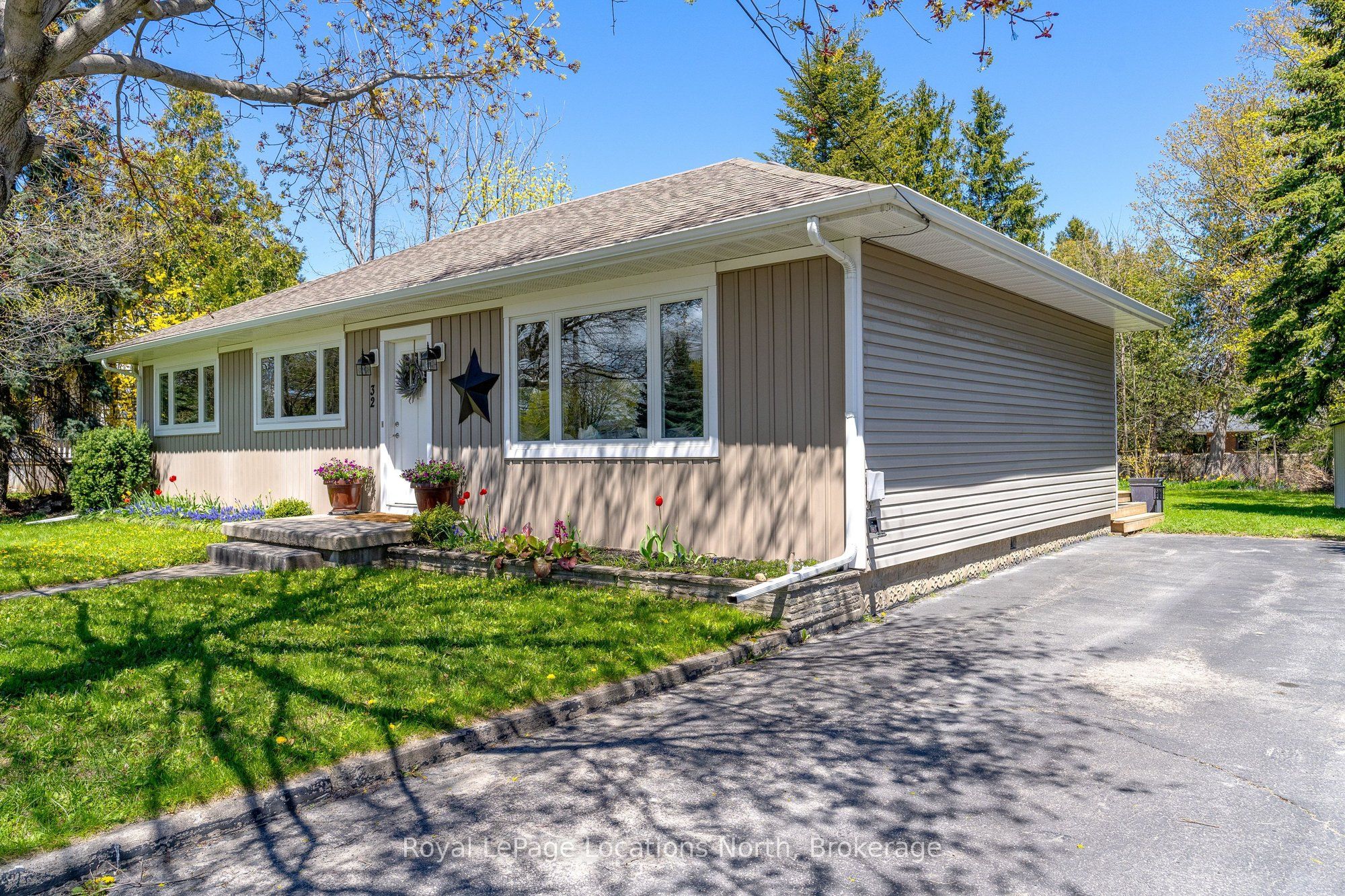 32 Arthur Street W, Blue Mountains, ON N0H 2P0