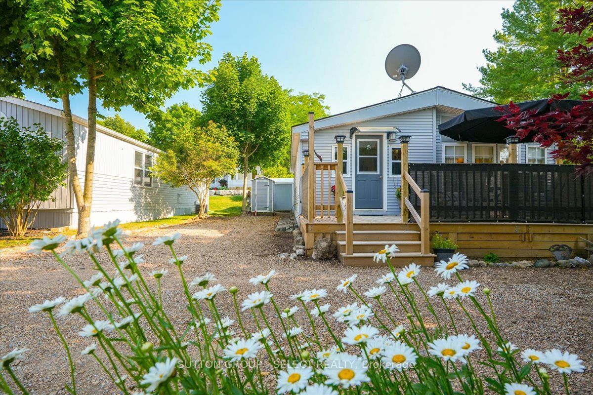 8685 Rock Glen Road 405, Lambton Shores, ON N0M 1B0 photo 5