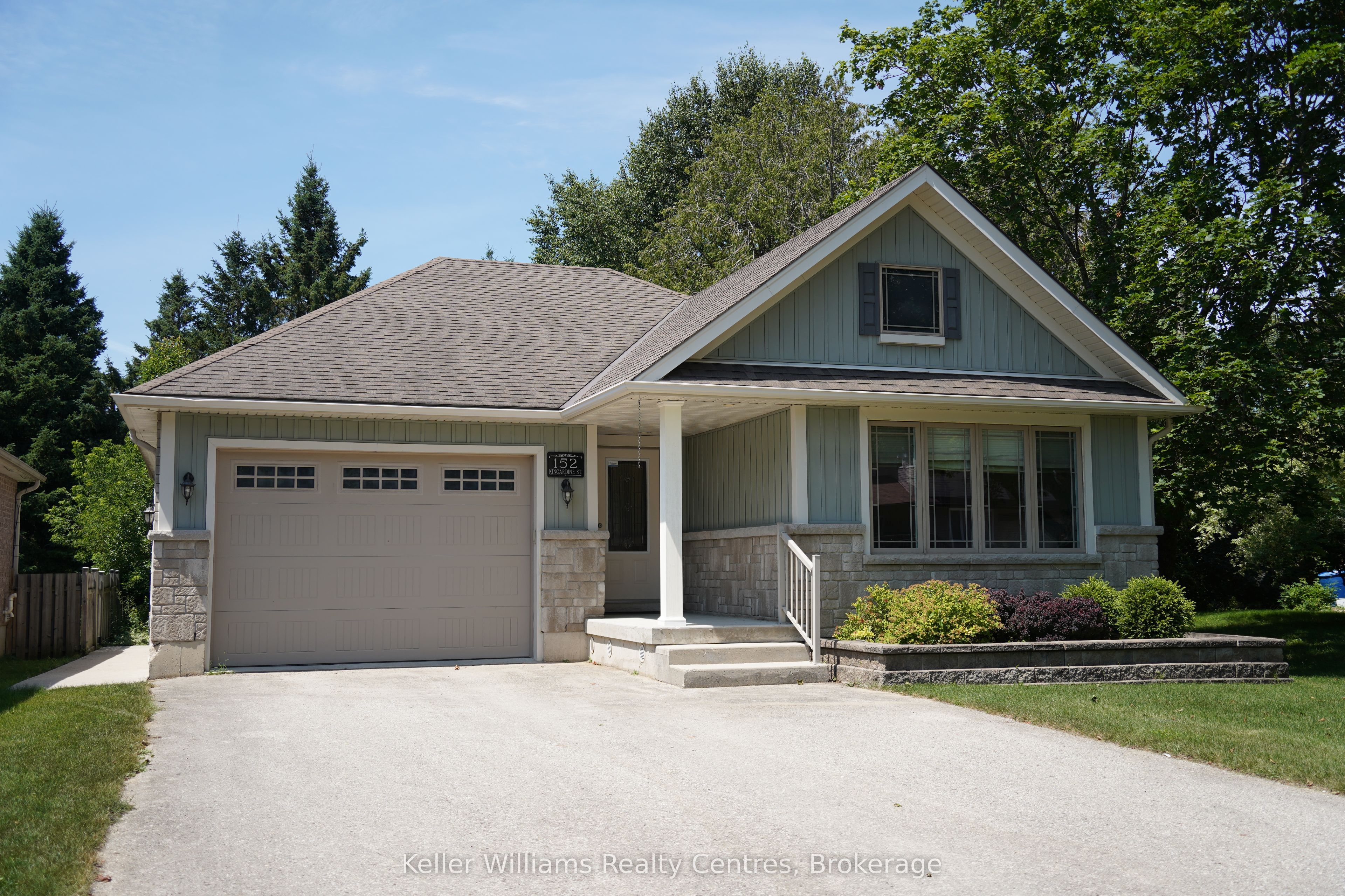 152 Kincardine Street N, West Grey, ON N0G 1R0