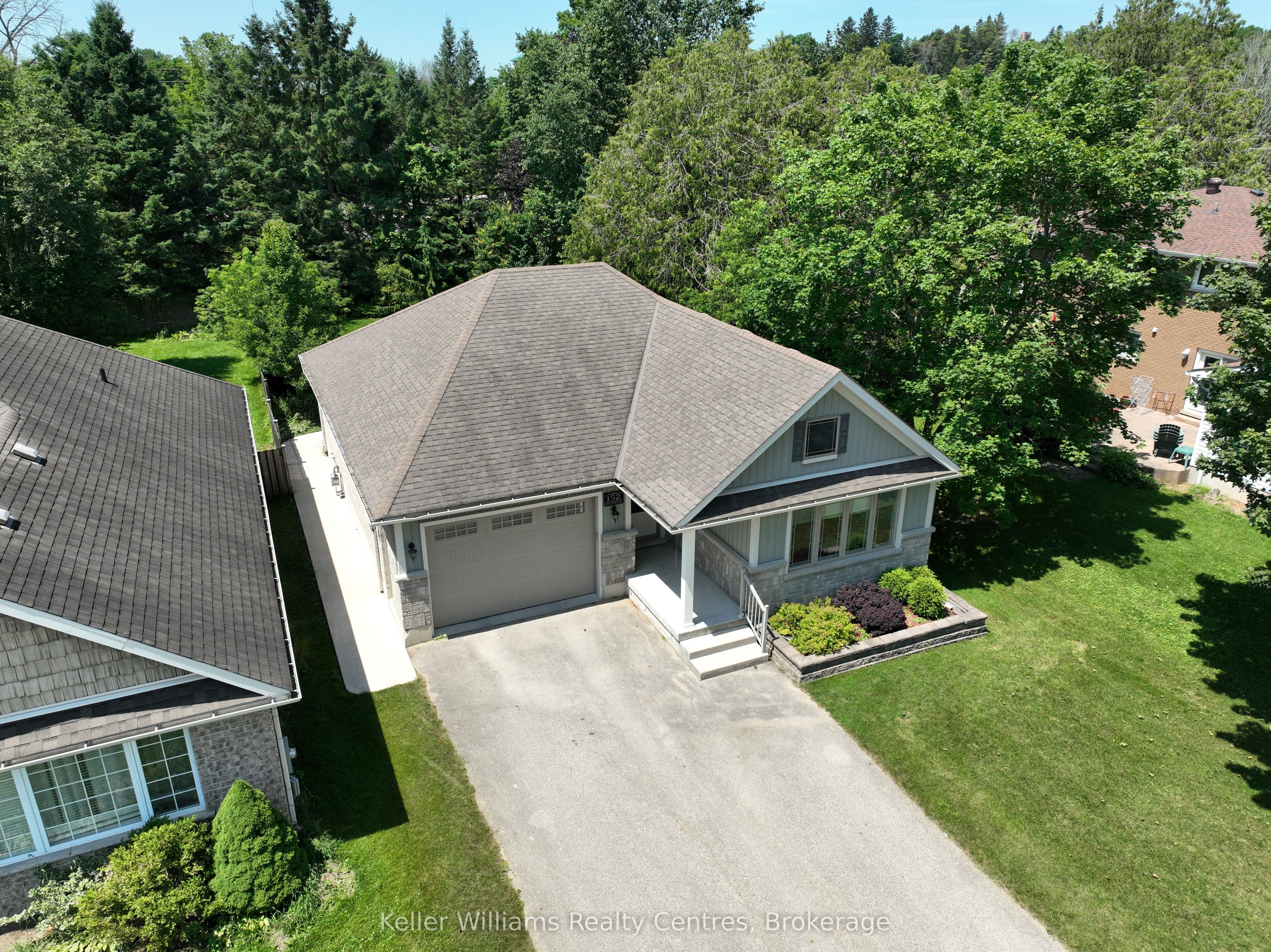 152 Kincardine Street N, West Grey, ON N0G 1R0 photo 2