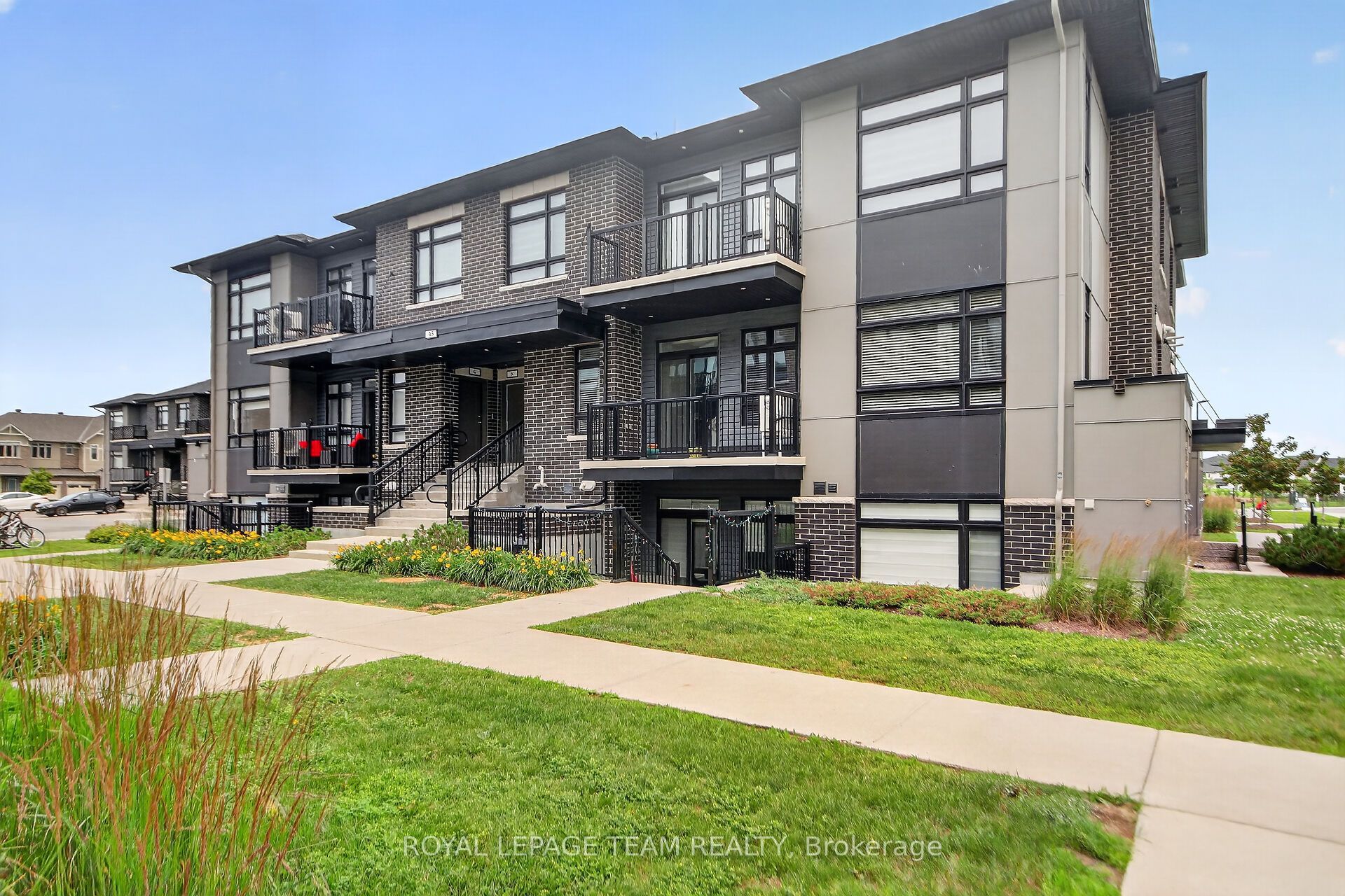 45 Overberg Way H, Kanata, ON K2S 2Y4