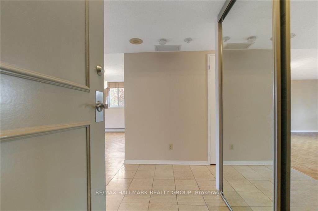 1705 Playfair Drive 212, Alta Vista and Area, ON K1H 8P6 photo 2