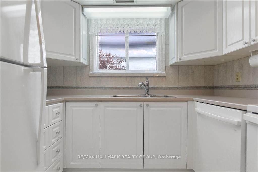 1705 Playfair Drive 212, Alta Vista and Area, ON K1H 8P6 photo 4