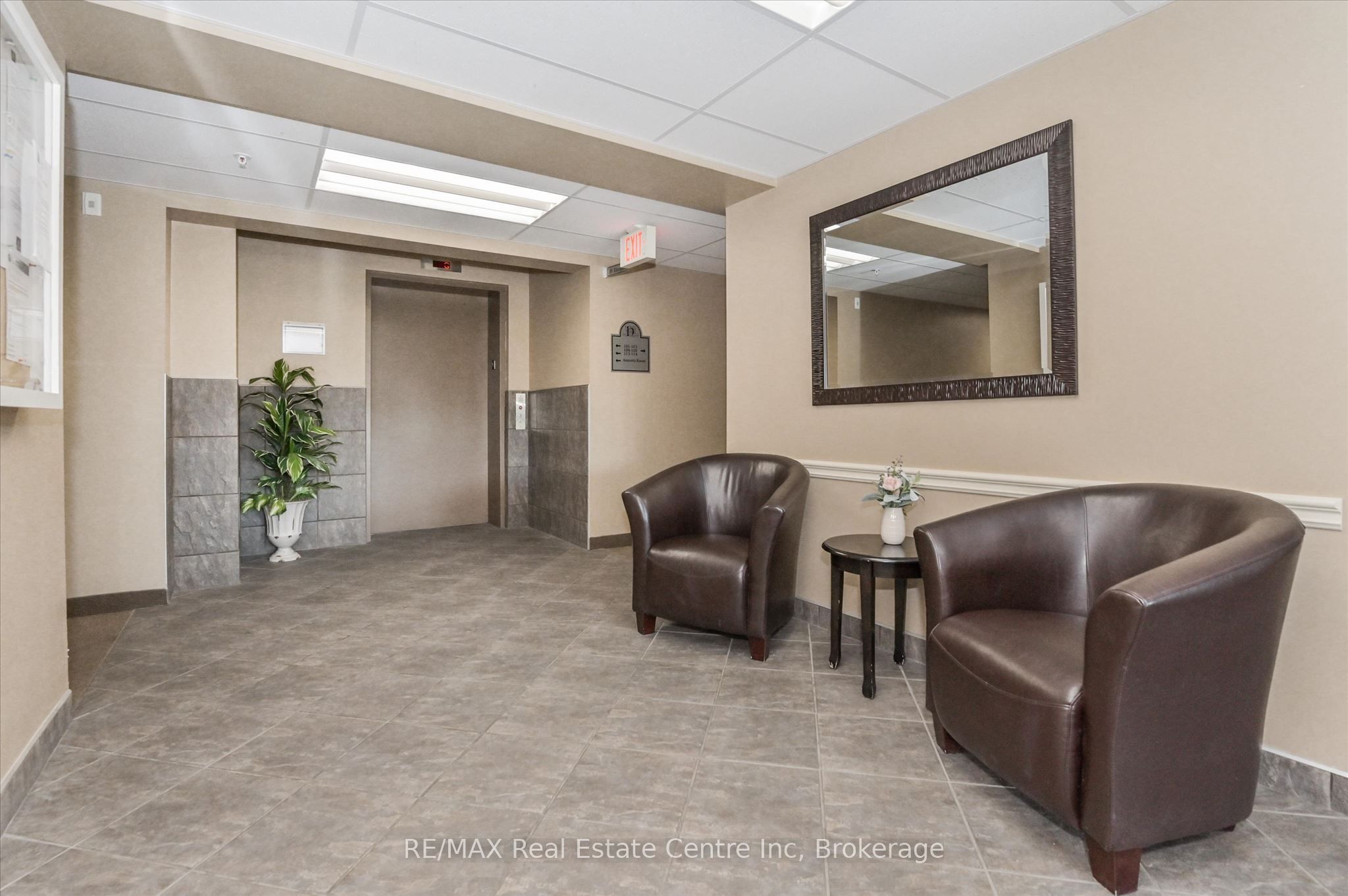 645 St David Street S 302, Centre Wellington, ON N1M 0A9 photo 4