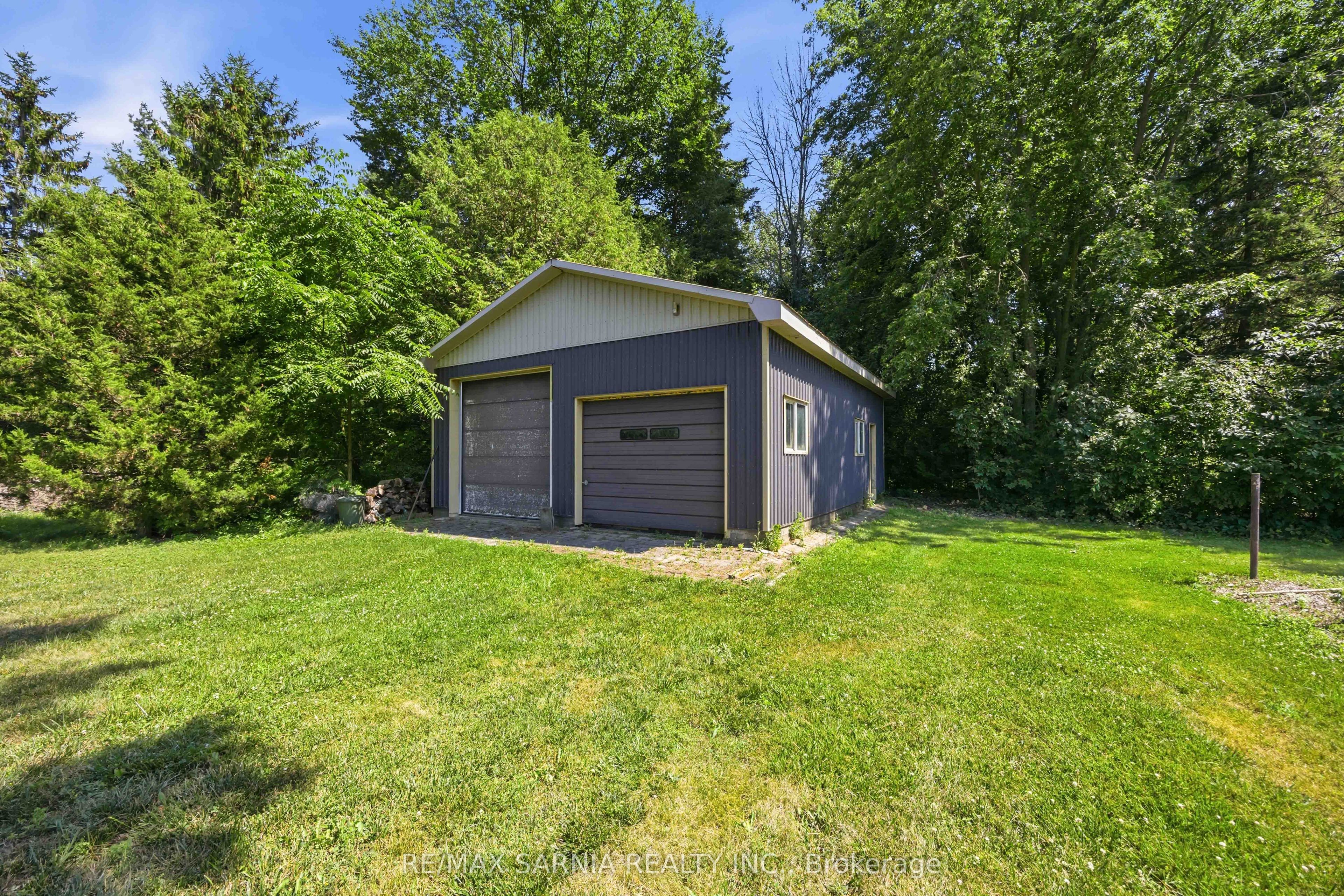 4193 Bluepoint Drive, Plympton-Wyoming, ON N0N 1J6 photo 4