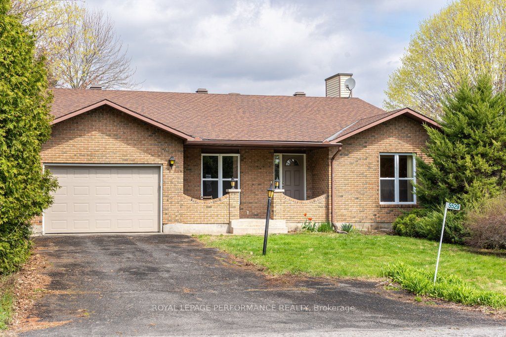 5529 Woodeden Drive, Manotick - Kars - Rideau Twp and Area, ON K4M 1B4 photo 2
