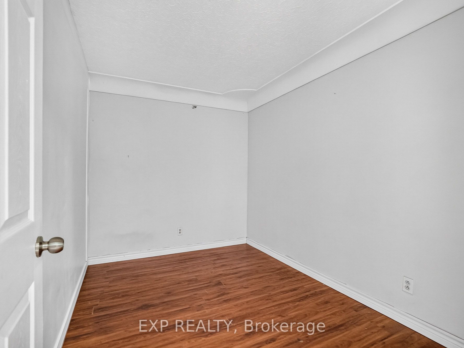 151 Wellington Street, Welland, ON L3B 1B4 photo 5