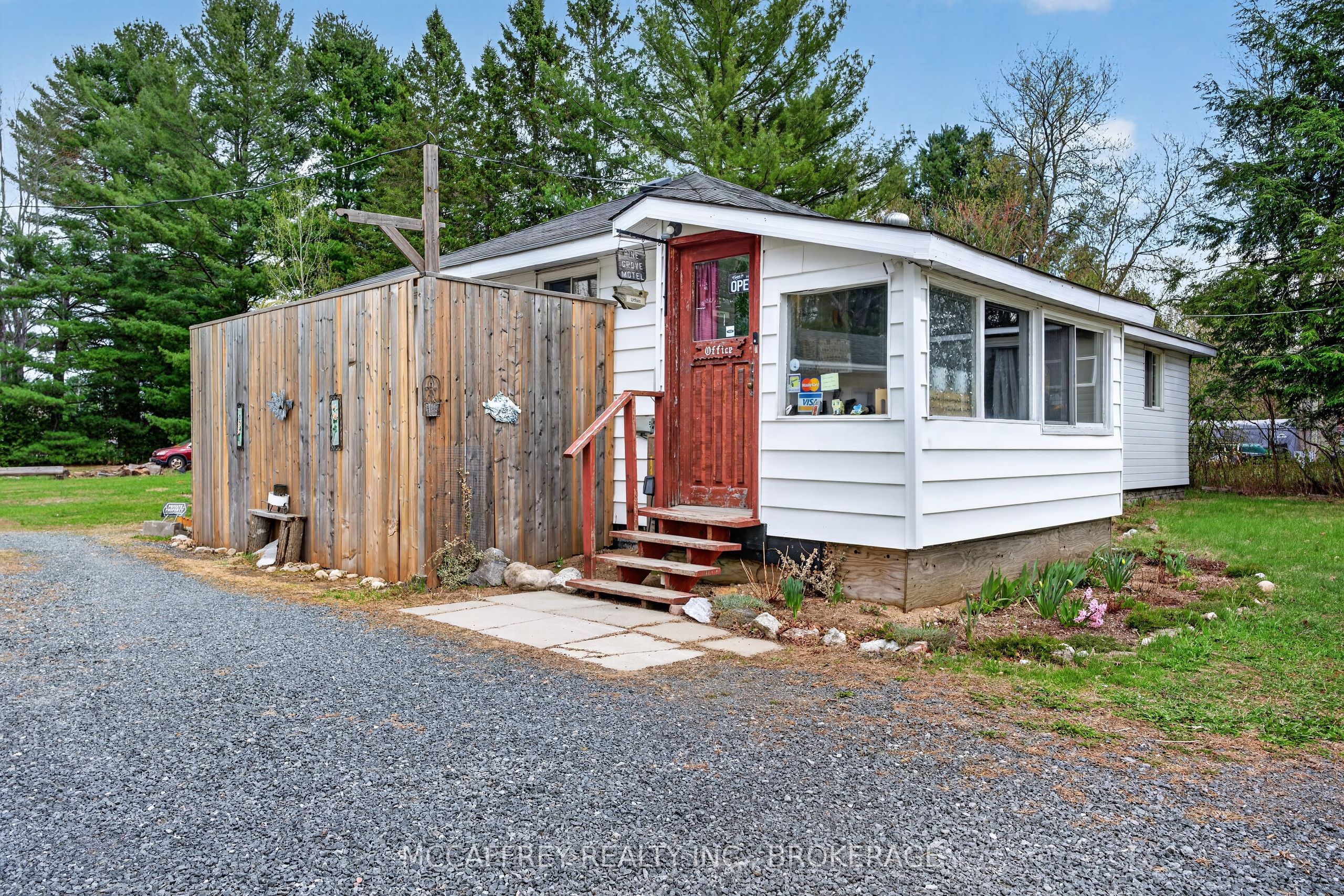 12335 HIGHWAY 41, Addington Highlands, ON K0H 2G0 photo 3