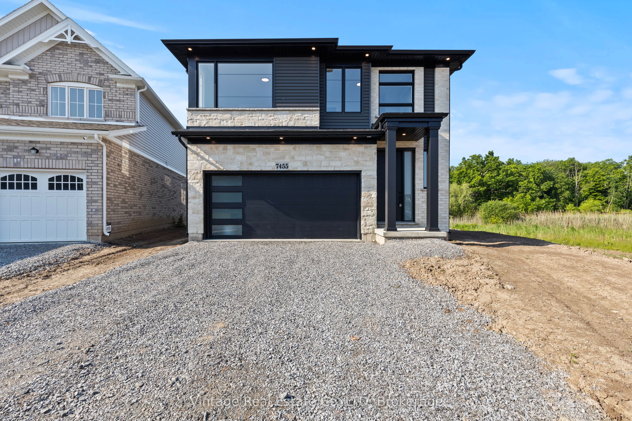 7455 Majestic Trail, Niagara Falls, ON L2H 3V9