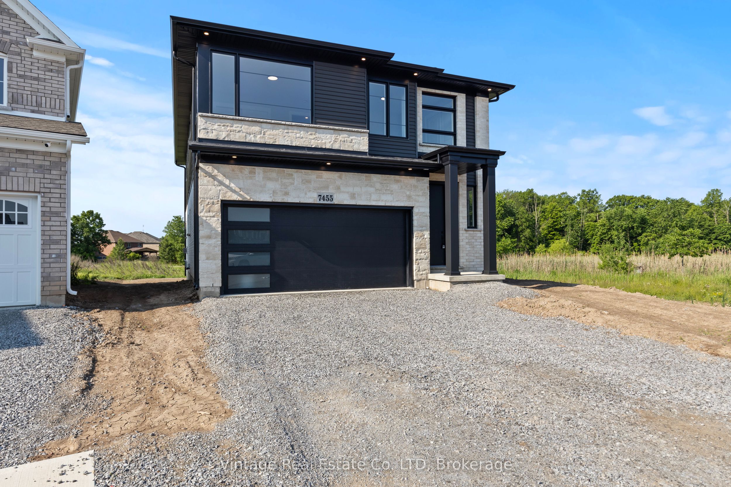 7455 Majestic Trail, Niagara Falls, ON L2H 3V9 photo 2