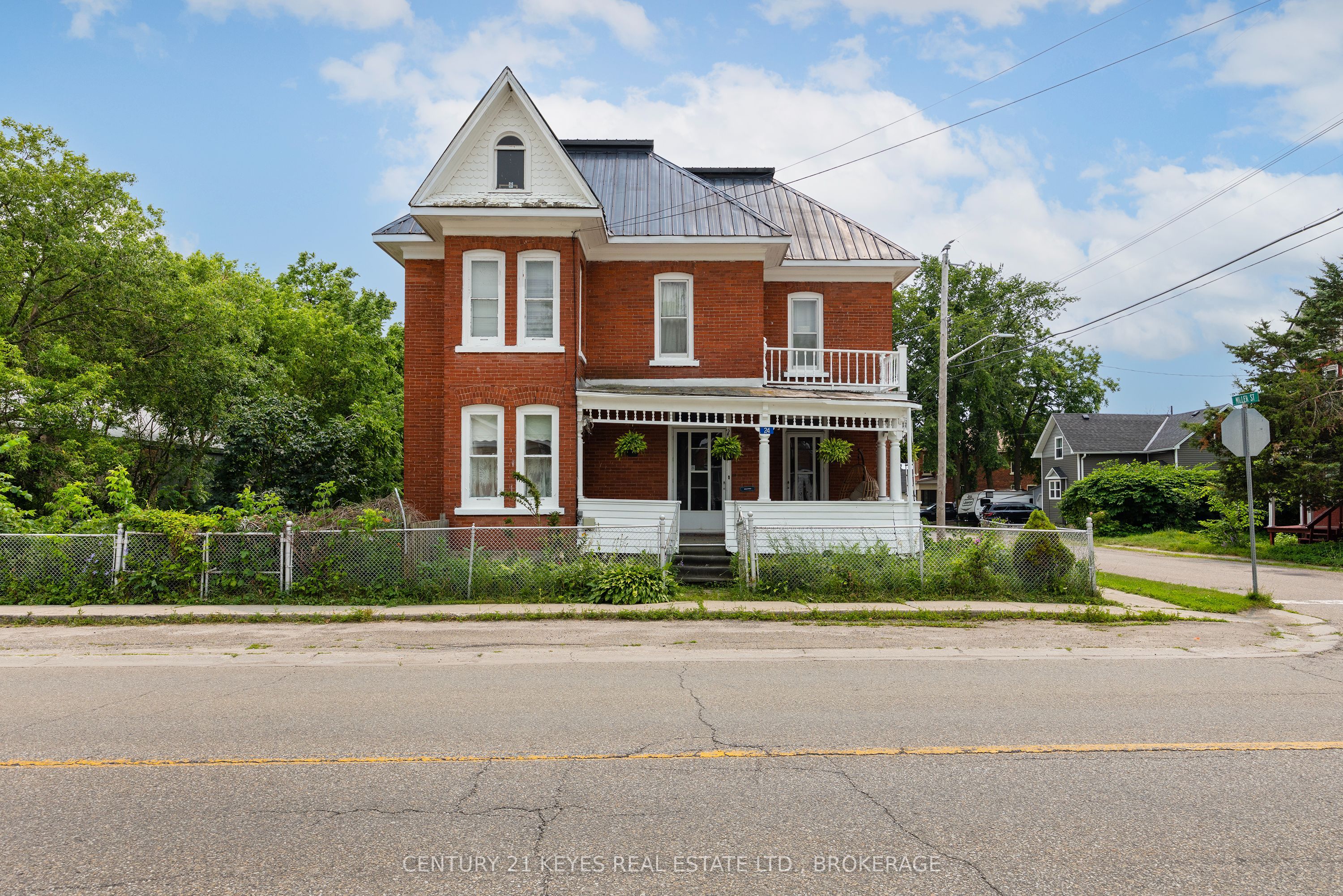 24 King St West Street W, Lansdowne Village, ON K0E 1L0 photo 2