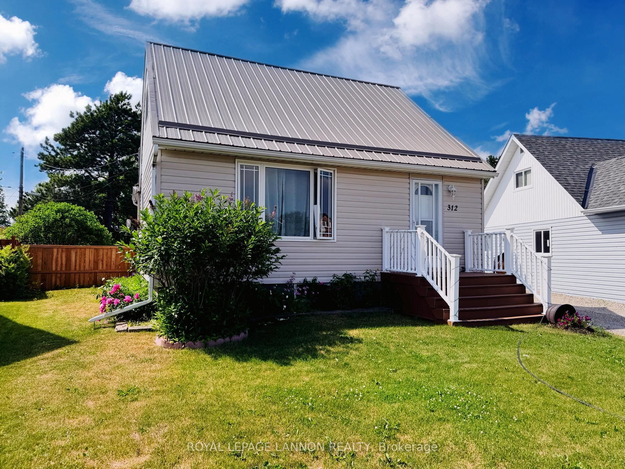312 Ball Park Crescent, Greenstone, ON P0T 1M0