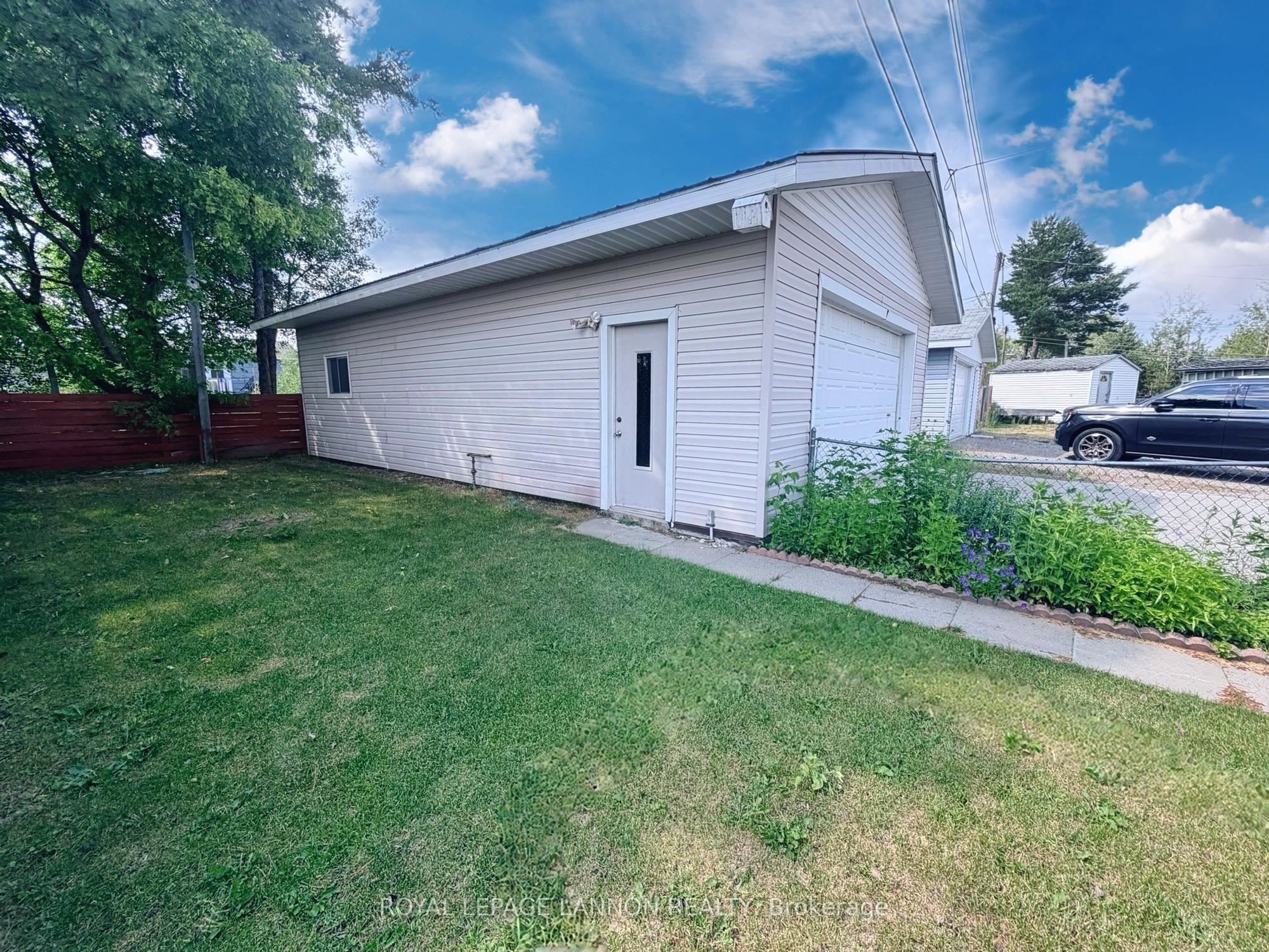 312 Ball Park Crescent, Greenstone, ON P0T 1M0 photo 2