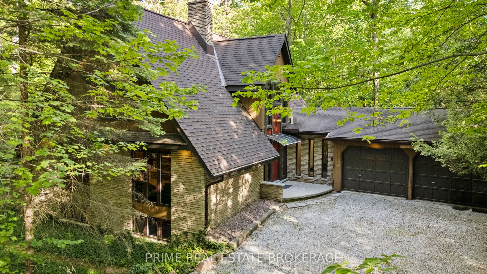 10392 Grand Oaks Drive, Lambton Shores, ON N0M 1T0