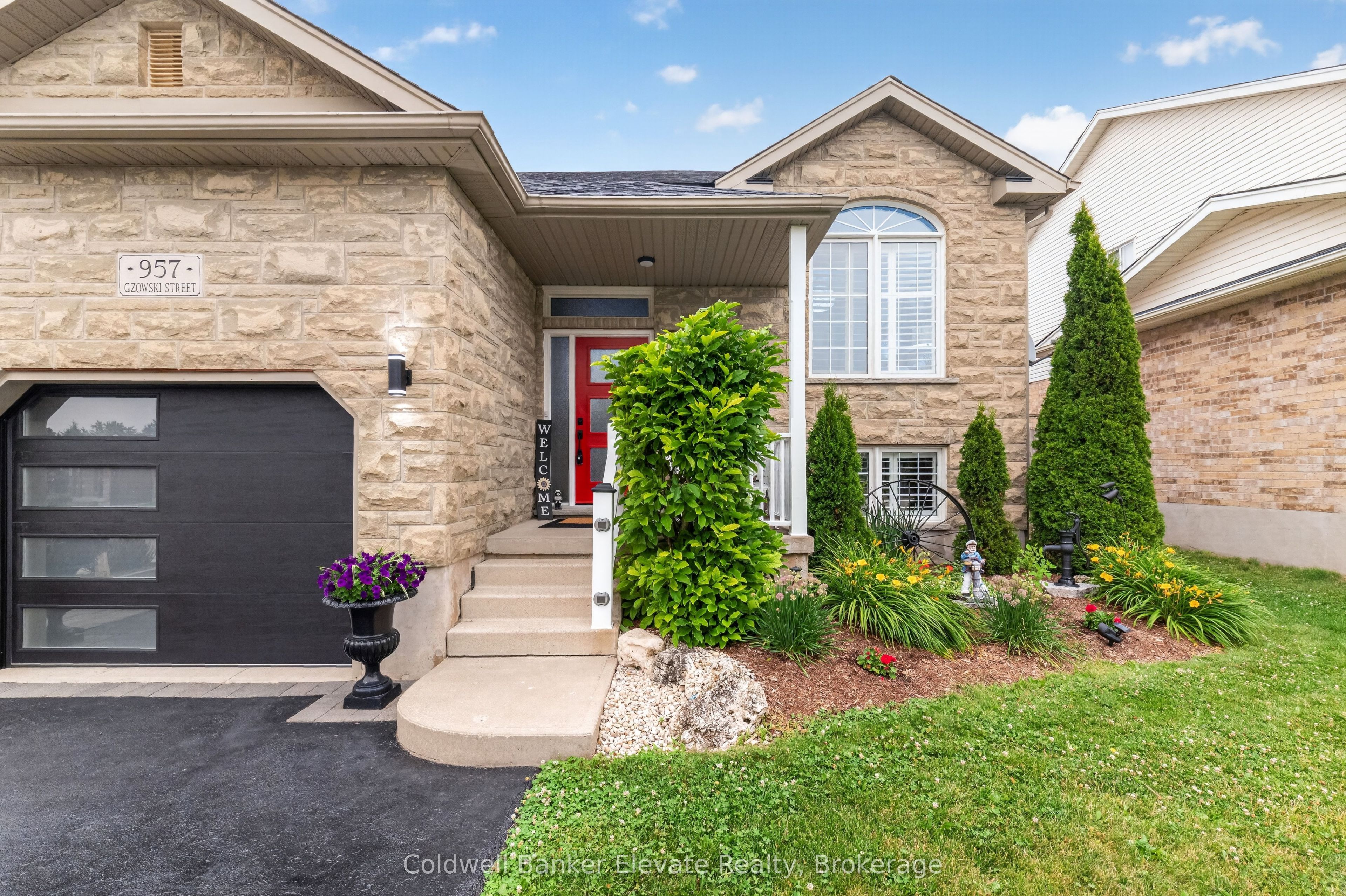 957 Gzowski Street, Centre Wellington, ON N1M 3W1 photo 3