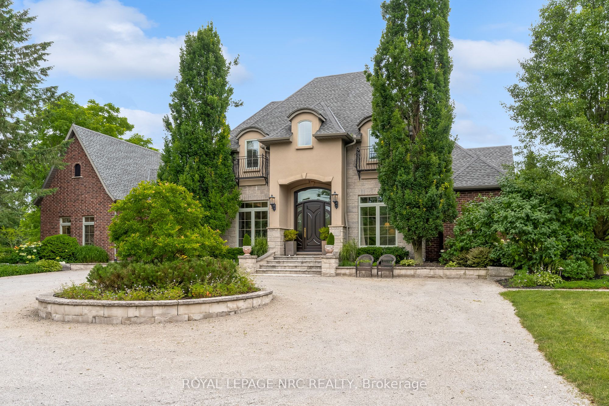 1323 Effingham Street, Pelham, ON L0S 1M0