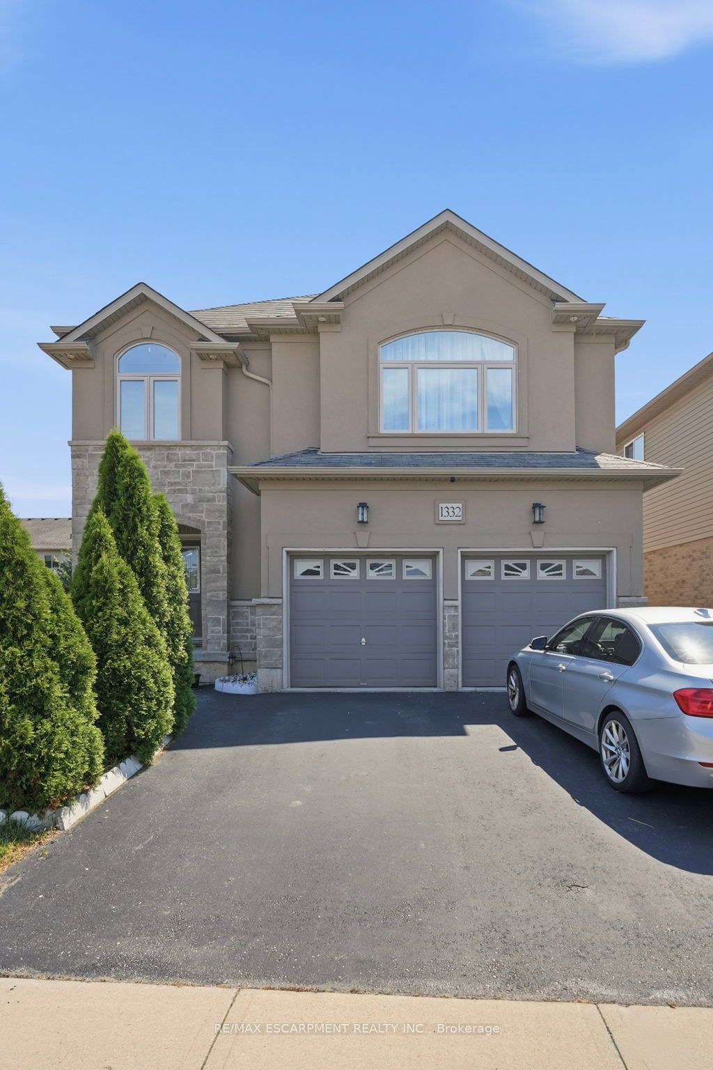 1332 Baseline Road, Hamilton, ON L8E 0E4 photo 2