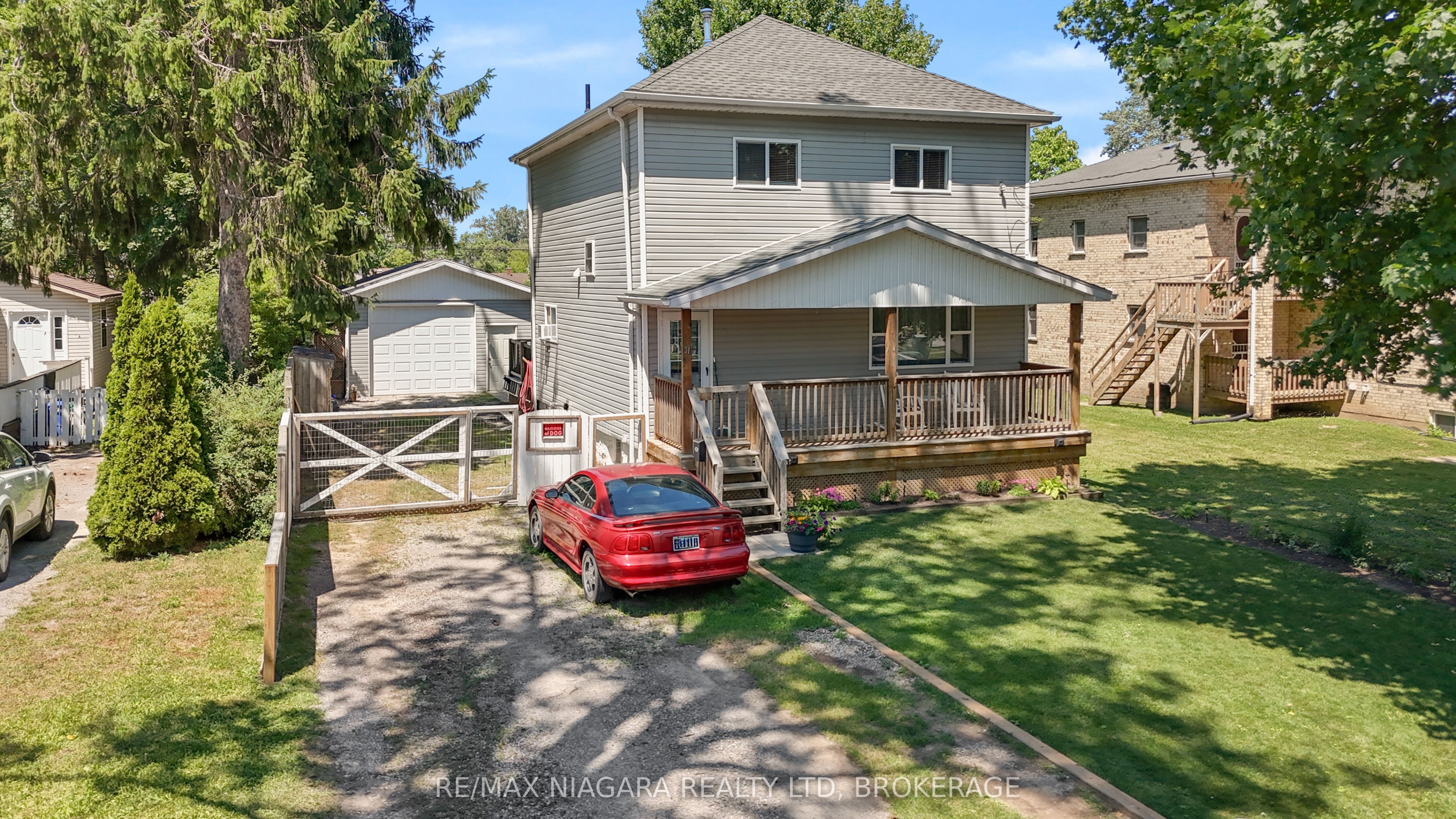 31 Murray Street, Fort Erie, ON L2A 2A3 photo 2