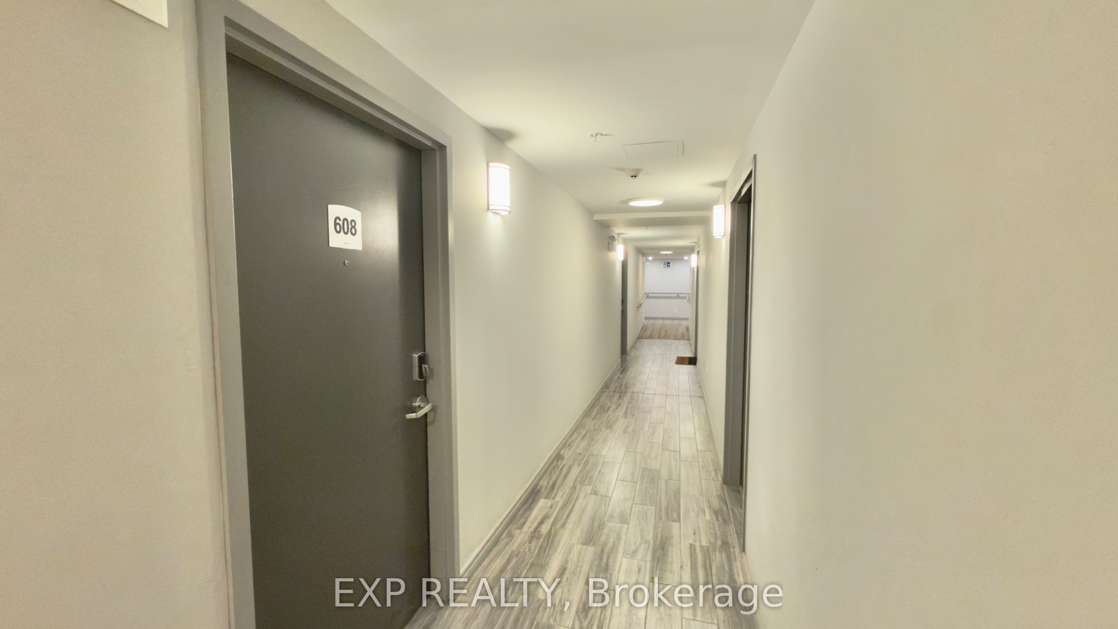 275B Larch Street 608, Waterloo, ON N2L 3R2 photo 3