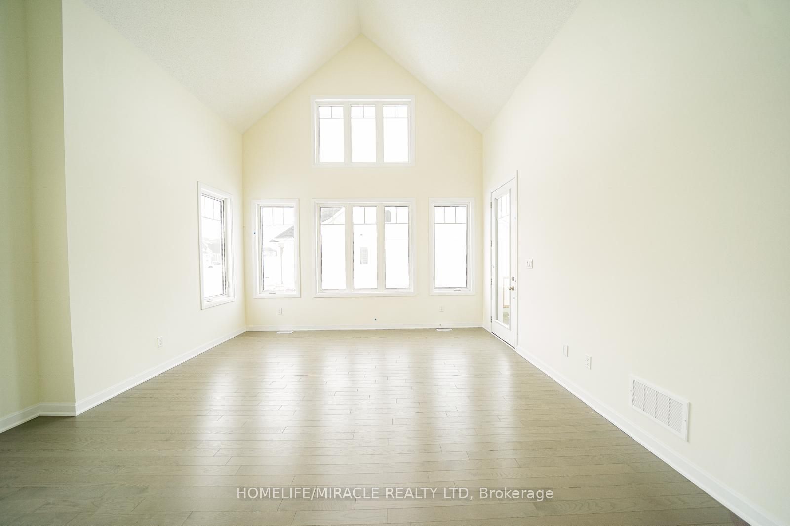 33 Country Club Drive, Loyalist, ON K0H 1G0 photo 5