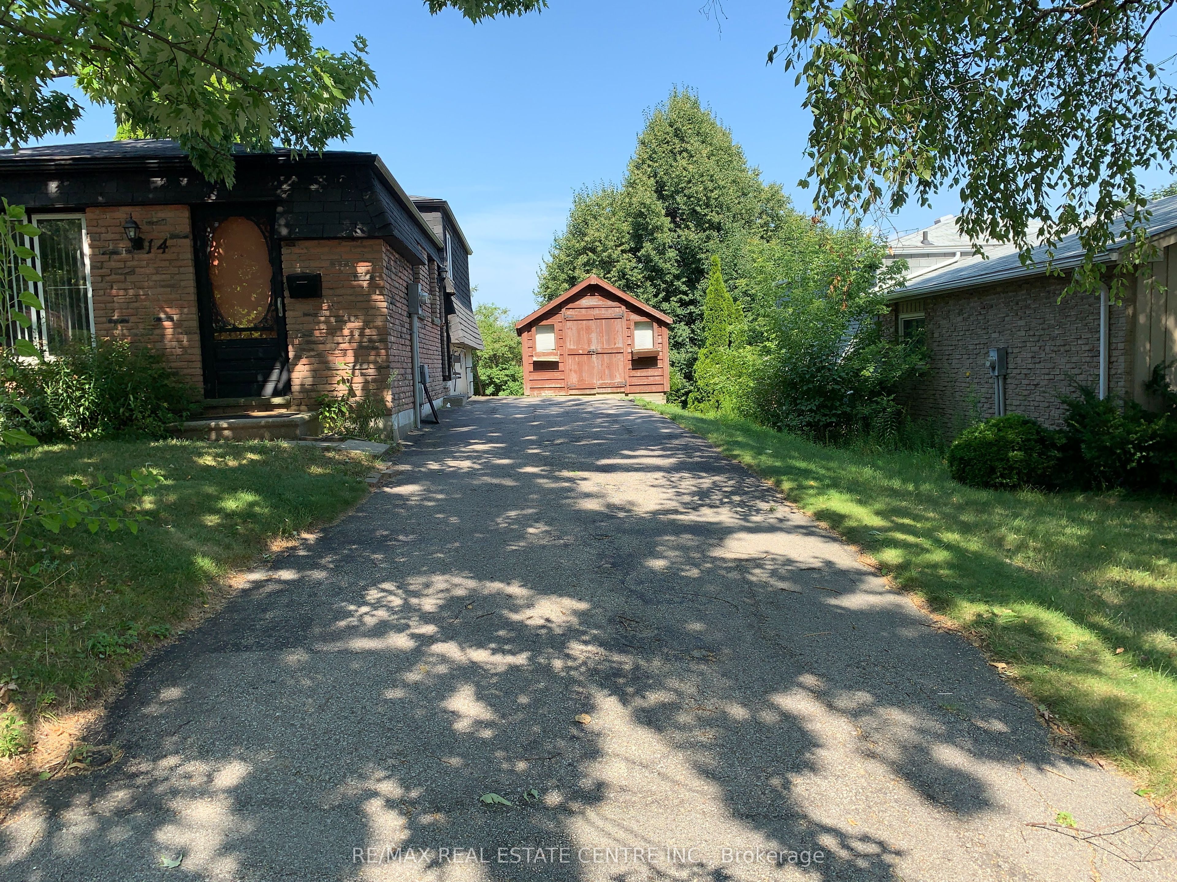 14 Sandsprings Crescent, Kitchener, ON N2E 2C7 photo 2