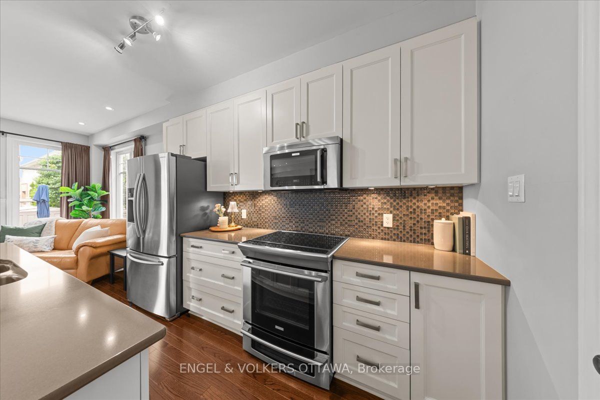 520 Rochefort Circle, Orleans - Cumberland and Area, ON K4A 0M8 photo 5