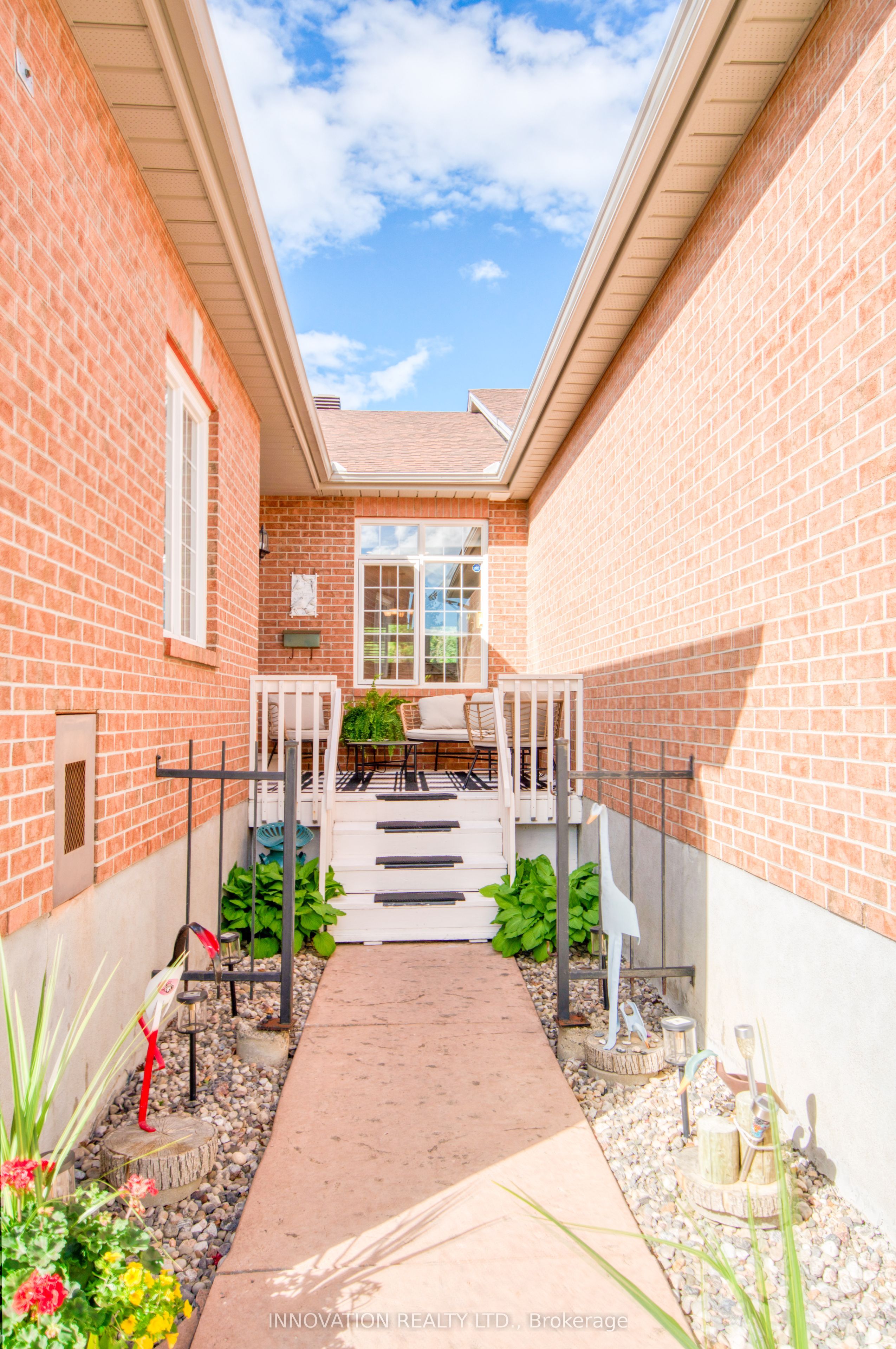 27 Eileen Crescent, Stittsville - Munster - Richmond, ON K2S 1X2 photo 2
