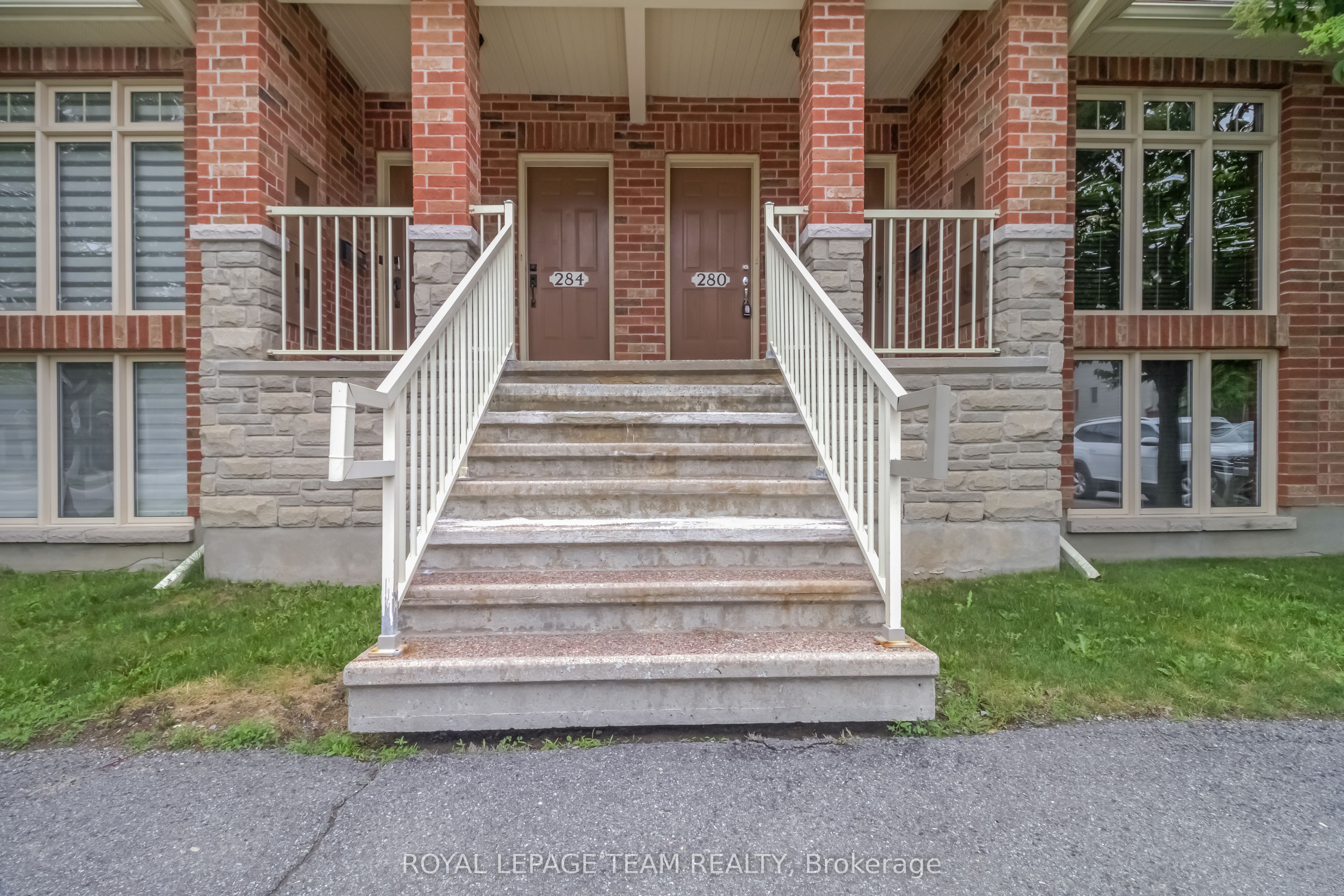280 Keltie Private, Barrhaven, ON K2J 0A4 photo 2