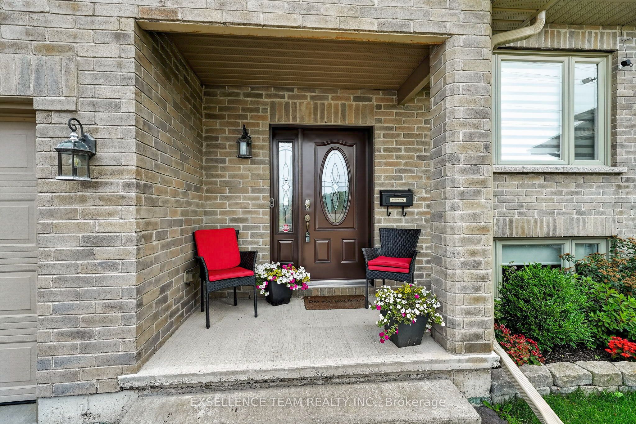 1159 Montreal Road, Cornwall, ON K6H 1E3 photo 2