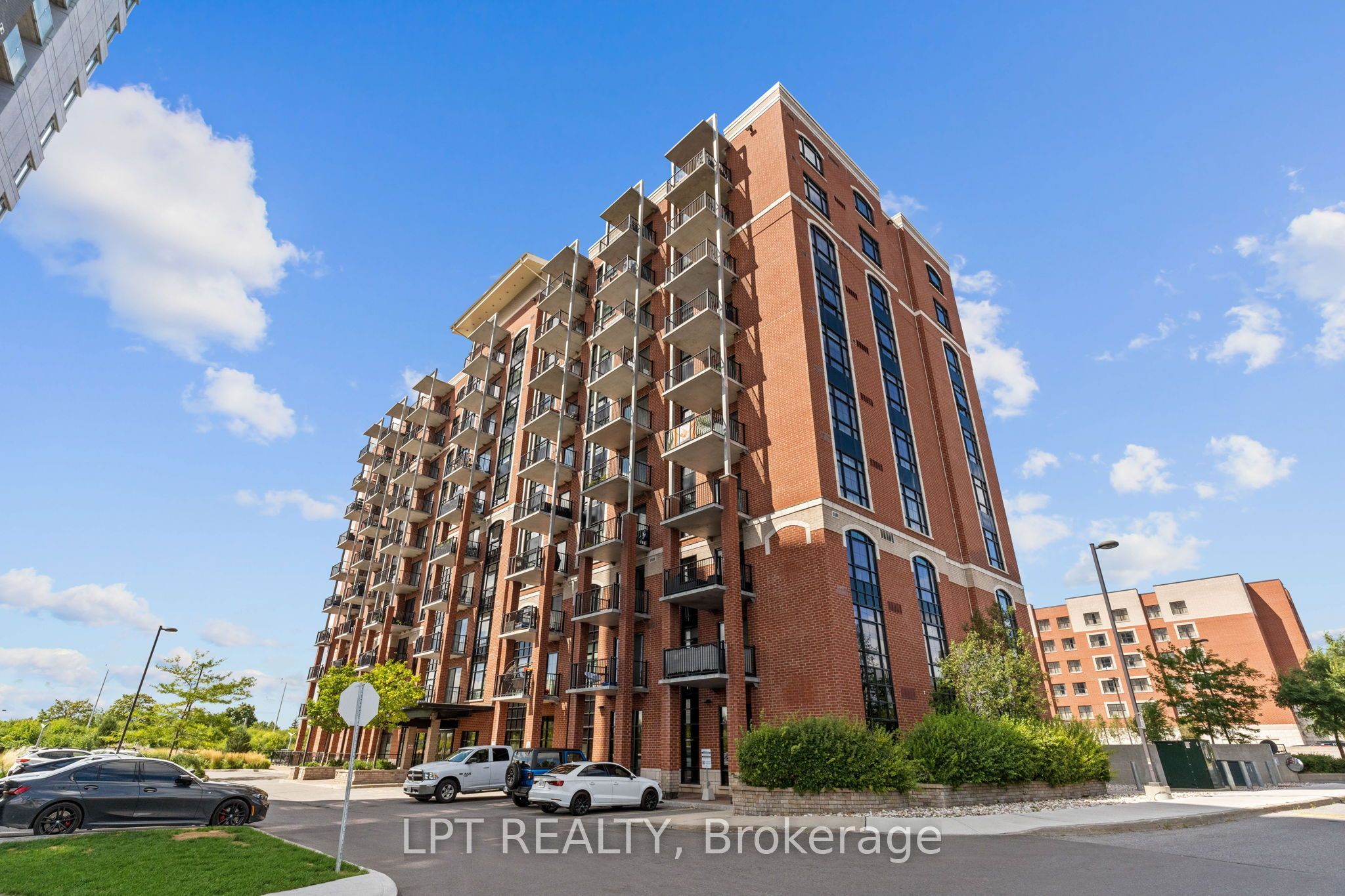 555 Anand Private 707, Billings Bridge - Riverside Park and Area, ON K1V 2R7