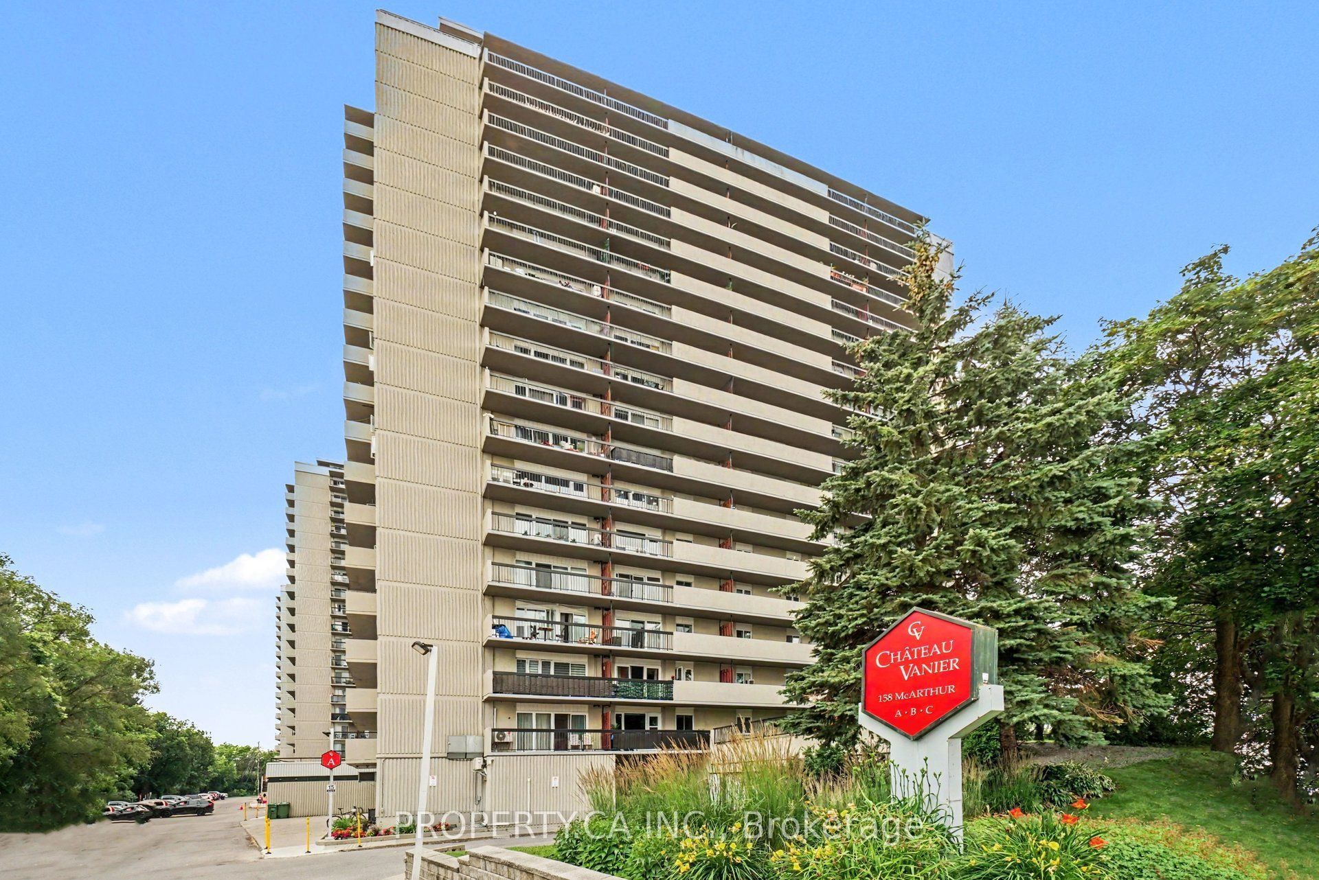 158A McArthur Avenue 805, Vanier and Kingsview Park, ON K1L 7E7 photo 2
