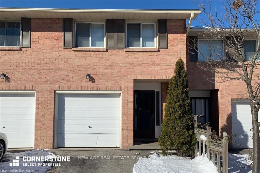 40 SUMMERCREST Drive E 3, Hamilton, ON L8K 6M5