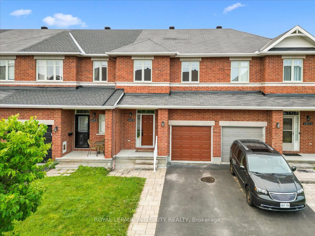 1433 Comfrey Crescent, Orleans - Cumberland and Area, ON K4A 0L8 photo 2