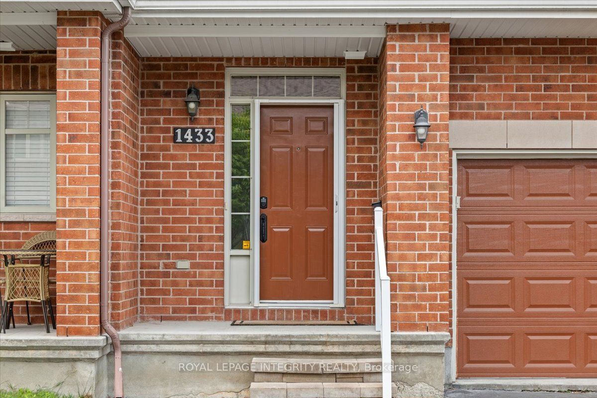 1433 Comfrey Crescent, Orleans - Cumberland and Area, ON K4A 0L8 photo 3