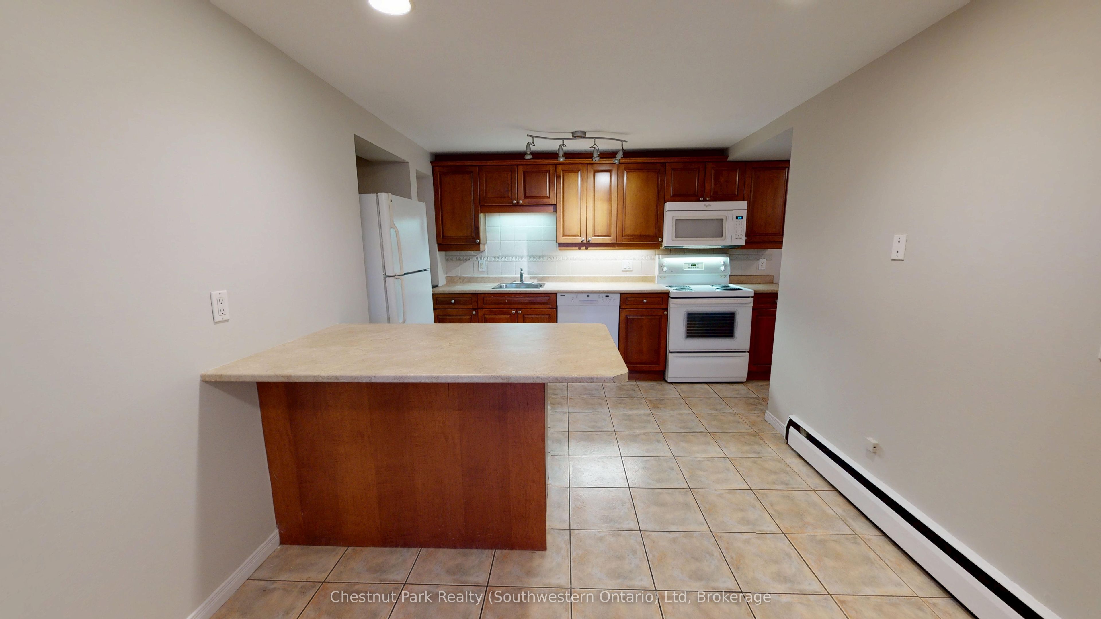 246 FOUNTAIN Street S 102, Cambridge, ON N3H 1H9