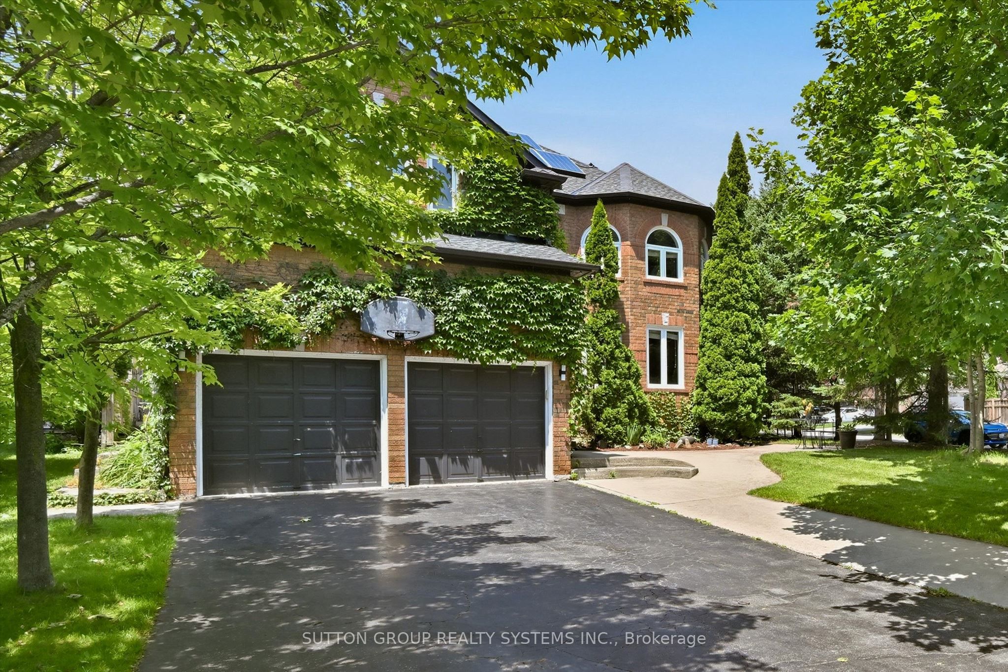 7 Arnhem Court, Hamilton, ON L8B 0N9 photo 2