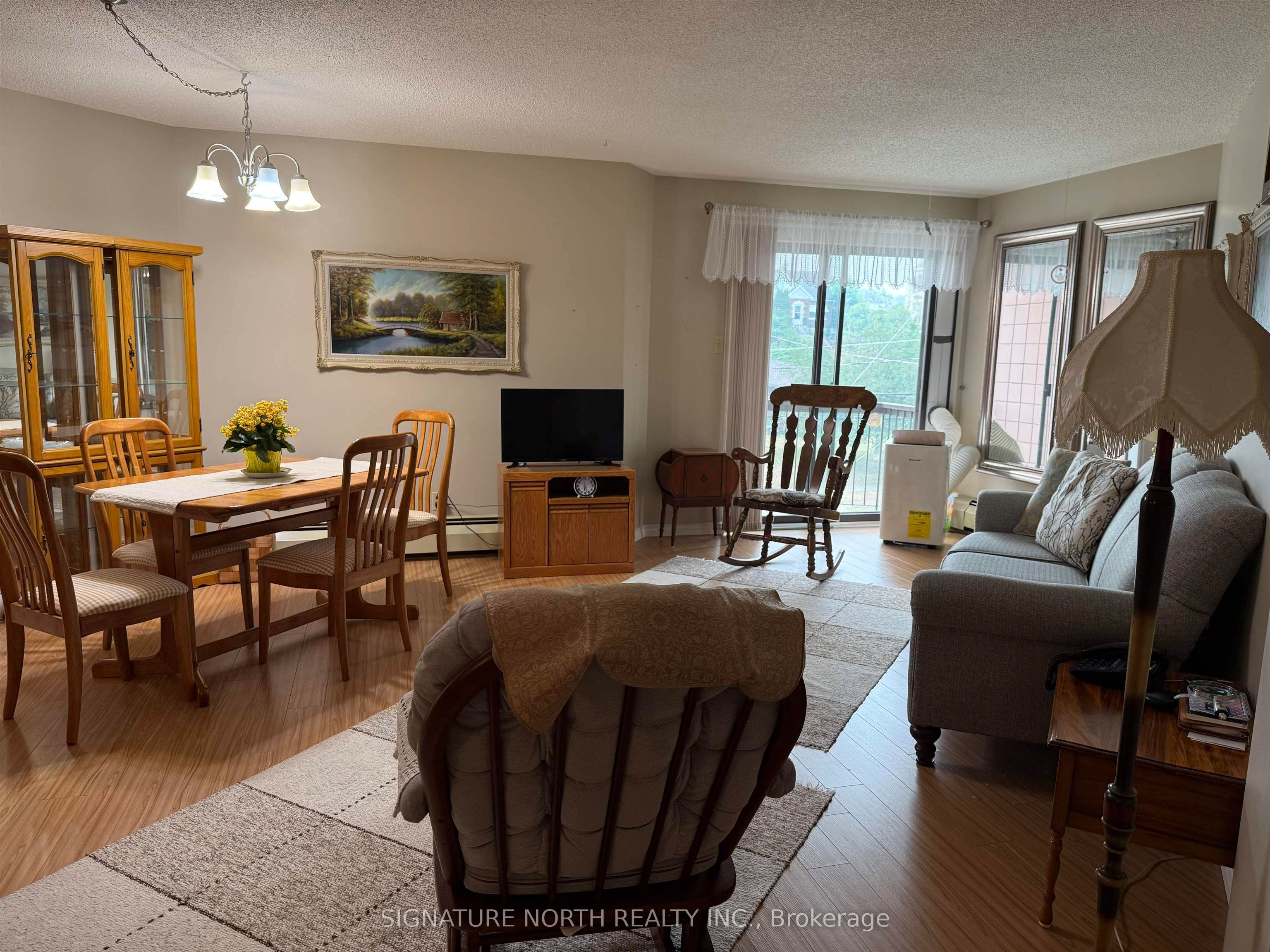 165 Court Street N 302, Thunder Bay, ON P7A 7V1 photo 3