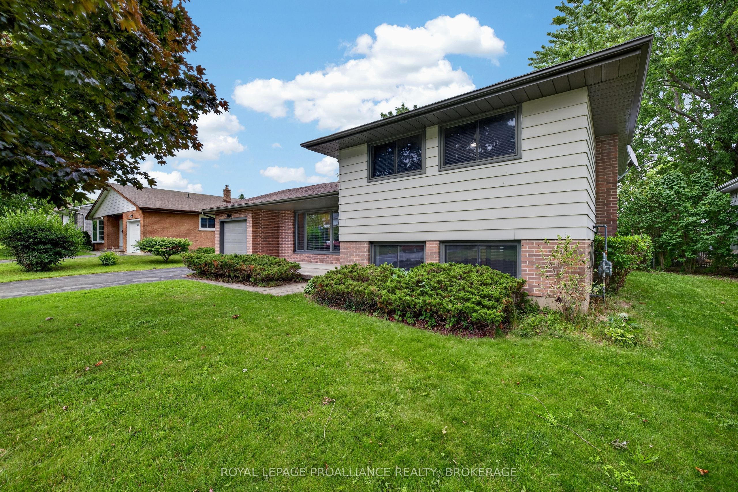682 Carnaby Street, Kingston, ON K7M 5M7 photo 4