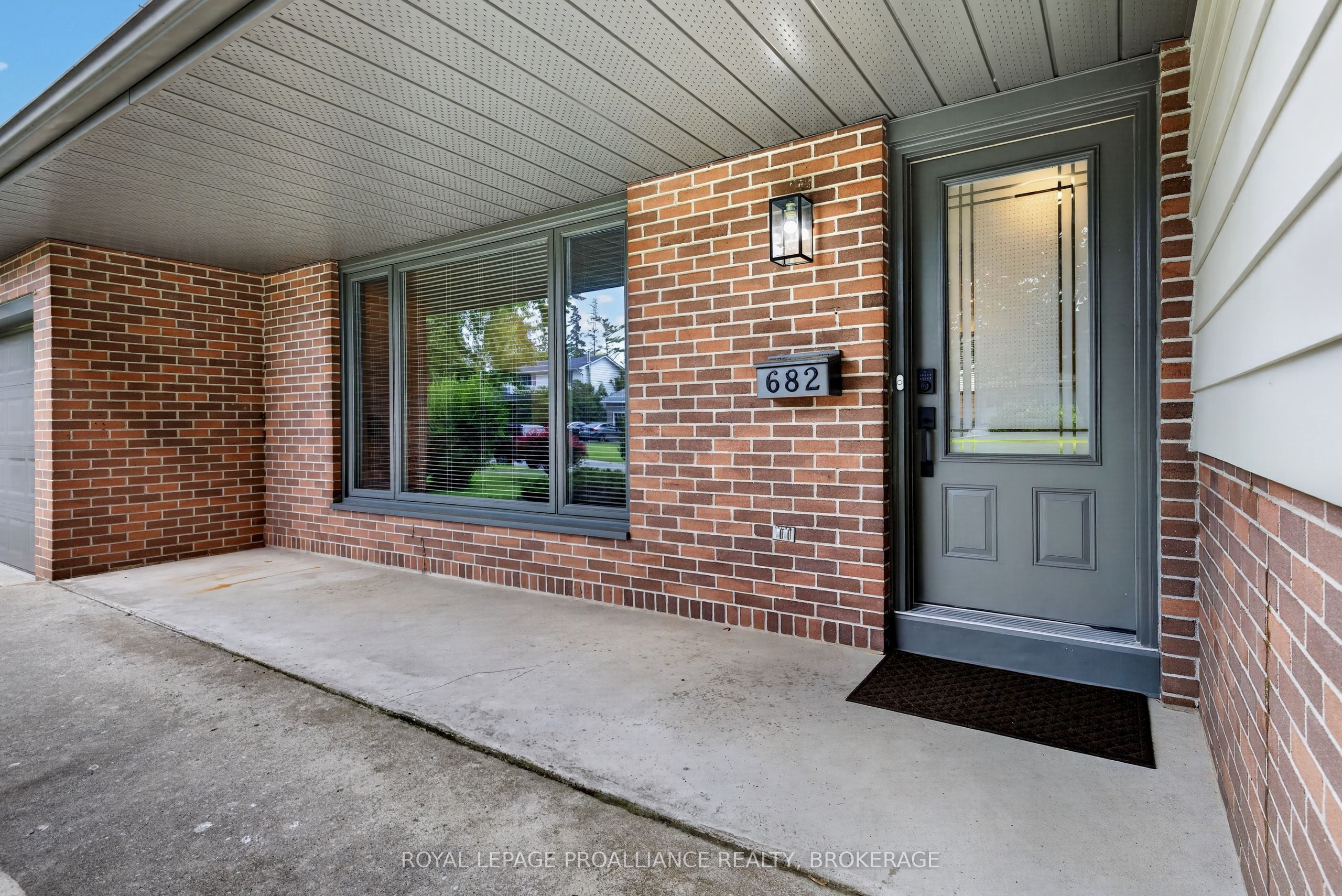 682 Carnaby Street, Kingston, ON K7M 5M7 photo 5