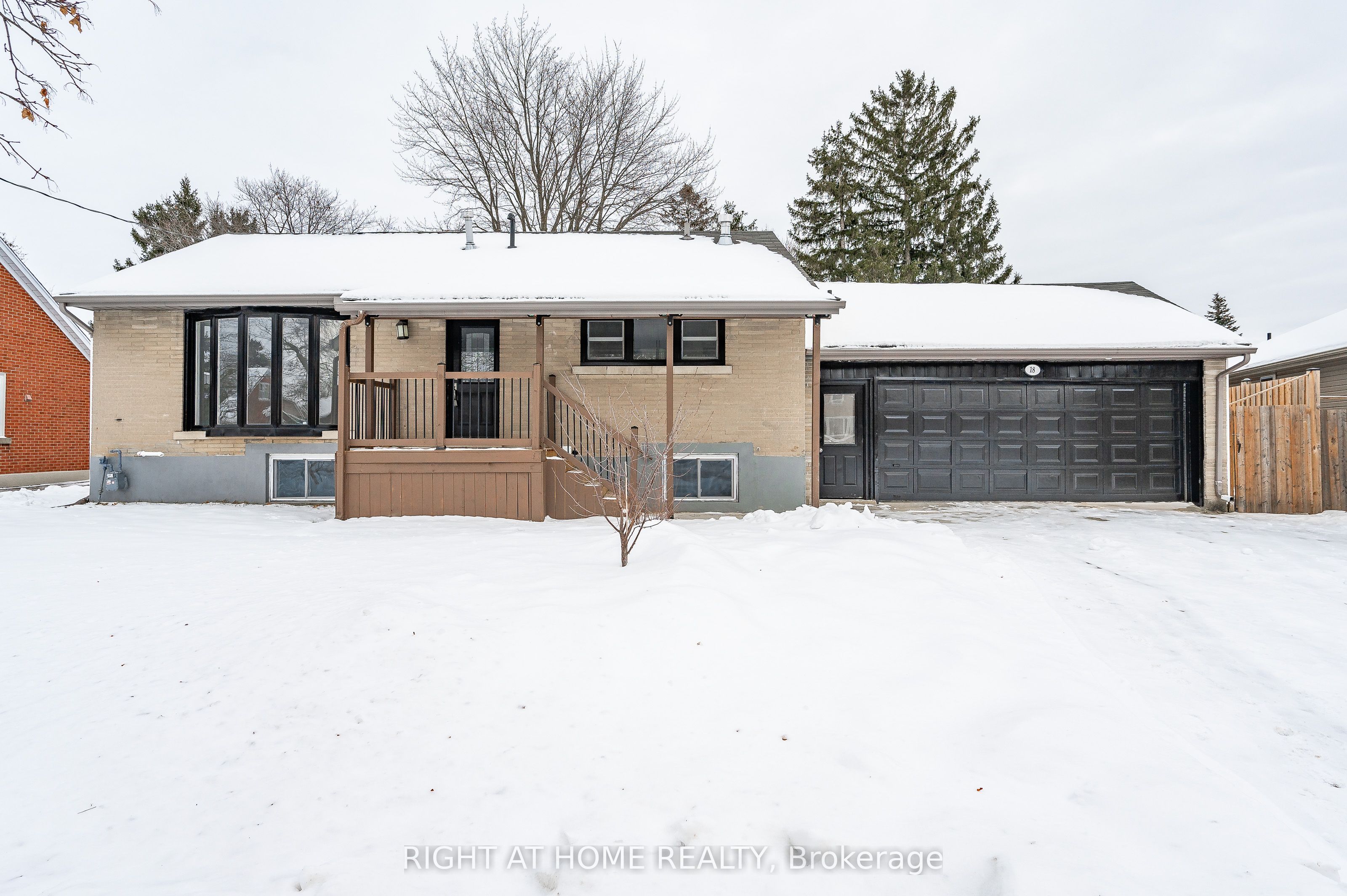 18 Ridgewood Avenue, Kitchener, ON N2H 4L2 photo 4