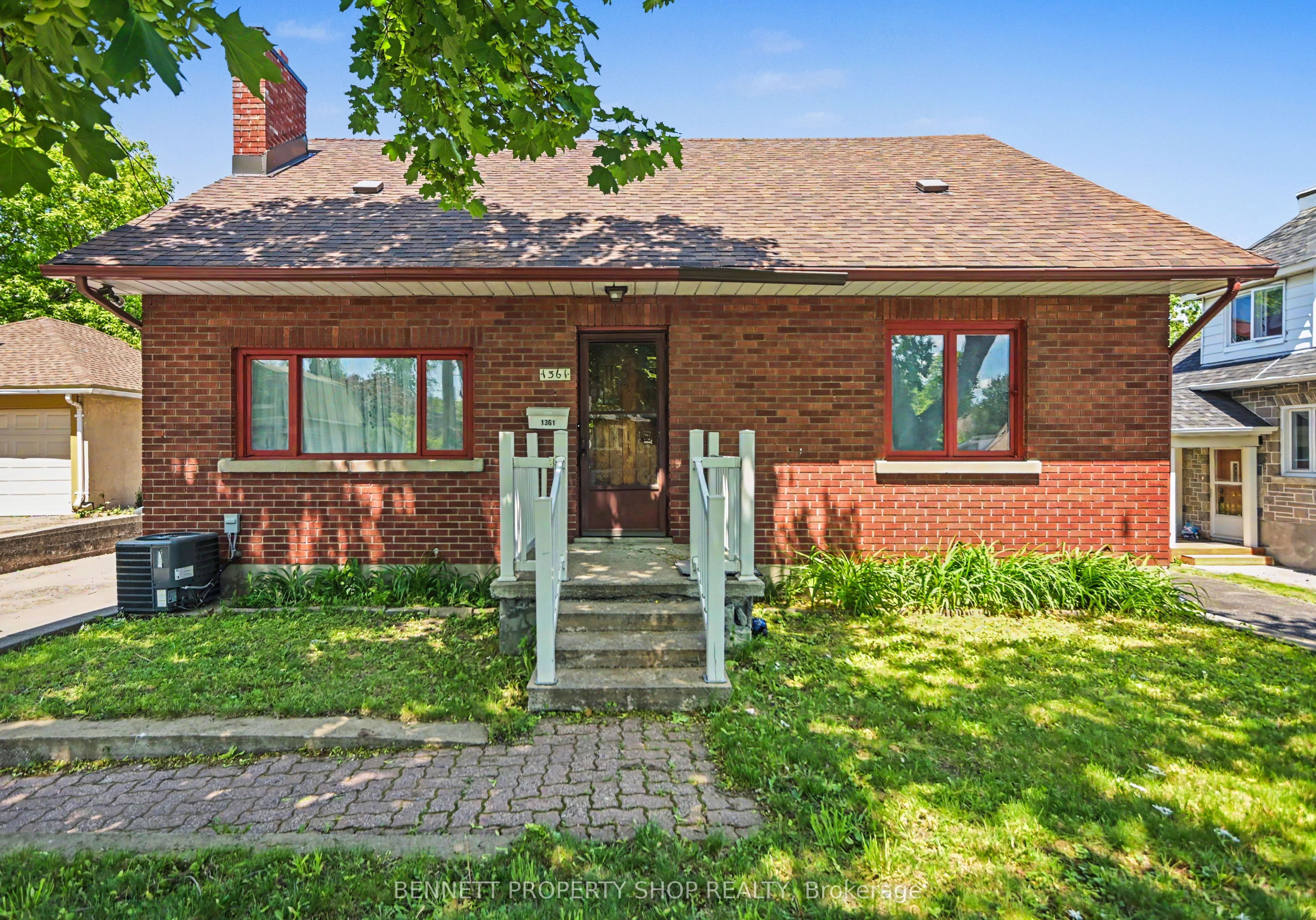 1361 Summerville Avenue, Carlington - Central Park, ON K1Z 8G9 photo 2
