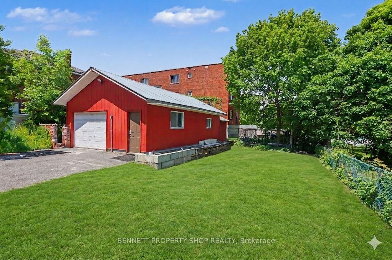 1361 Summerville Avenue, Carlington - Central Park, ON K1Z 8G9 photo 3