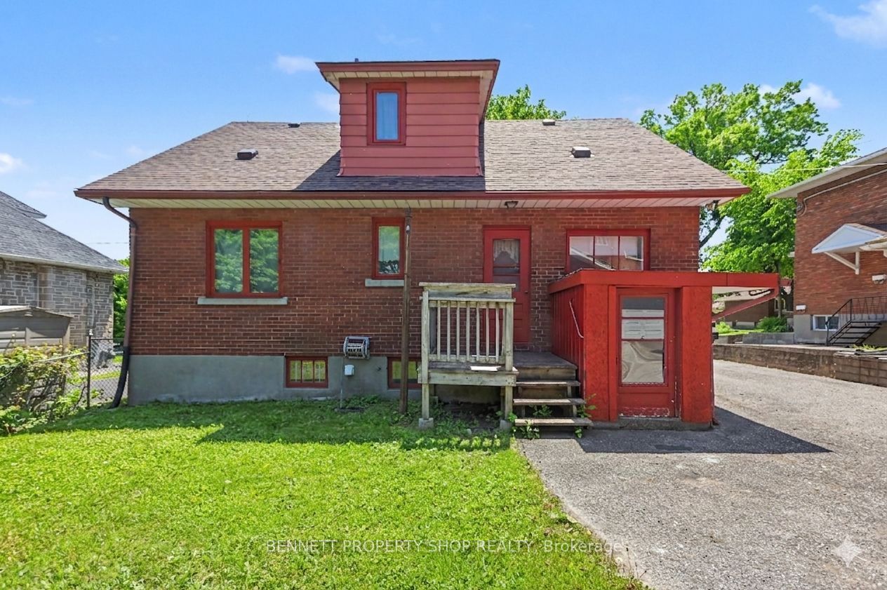 1361 Summerville Avenue, Carlington - Central Park, ON K1Z 8G9 photo 4
