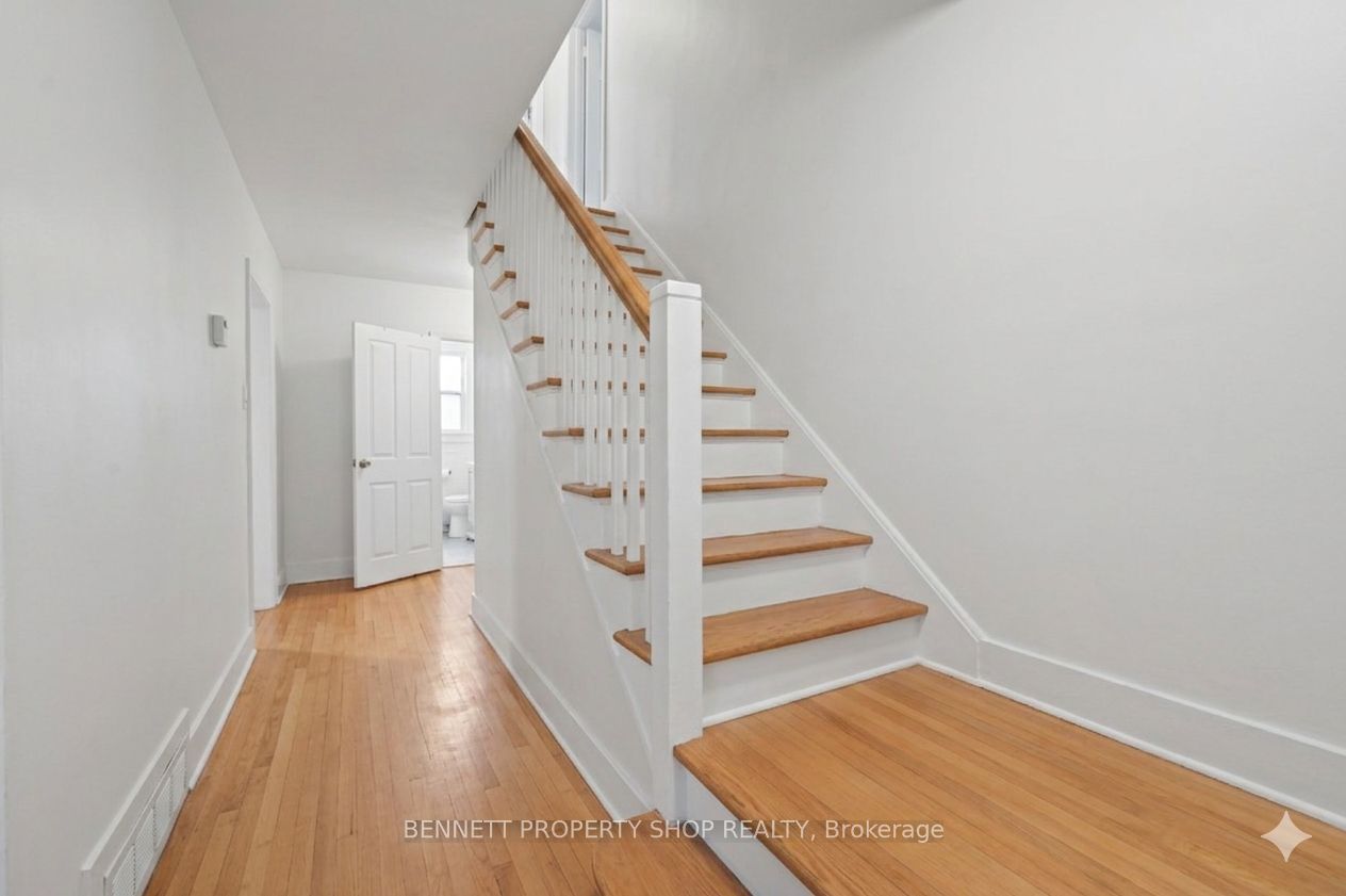 1361 Summerville Avenue, Carlington - Central Park, ON K1Z 8G9 photo 5