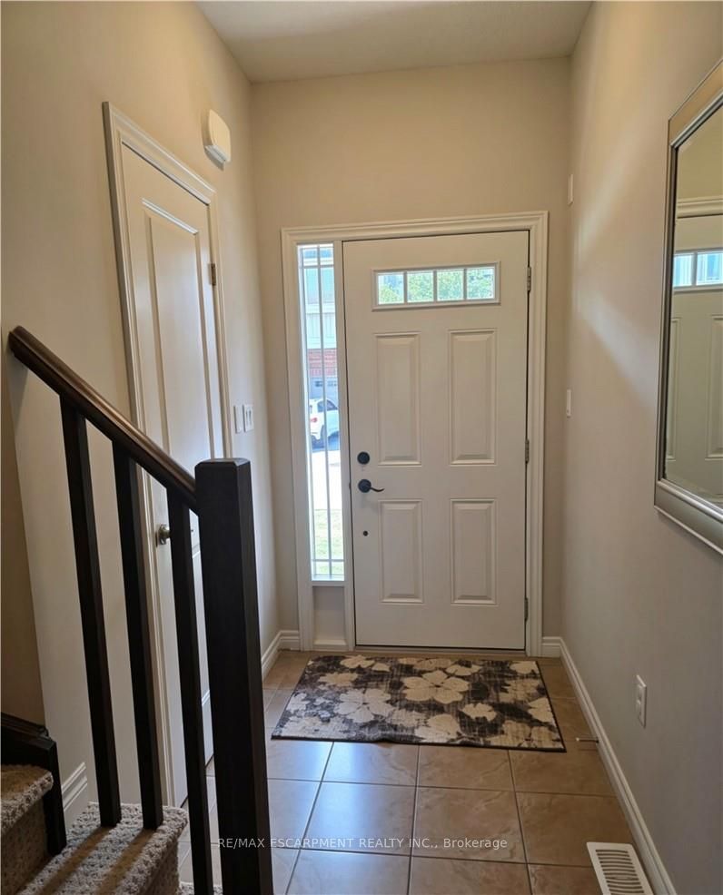 6 Chestnut Drive 9, Grimsby, ON L3M 0B6 photo 2