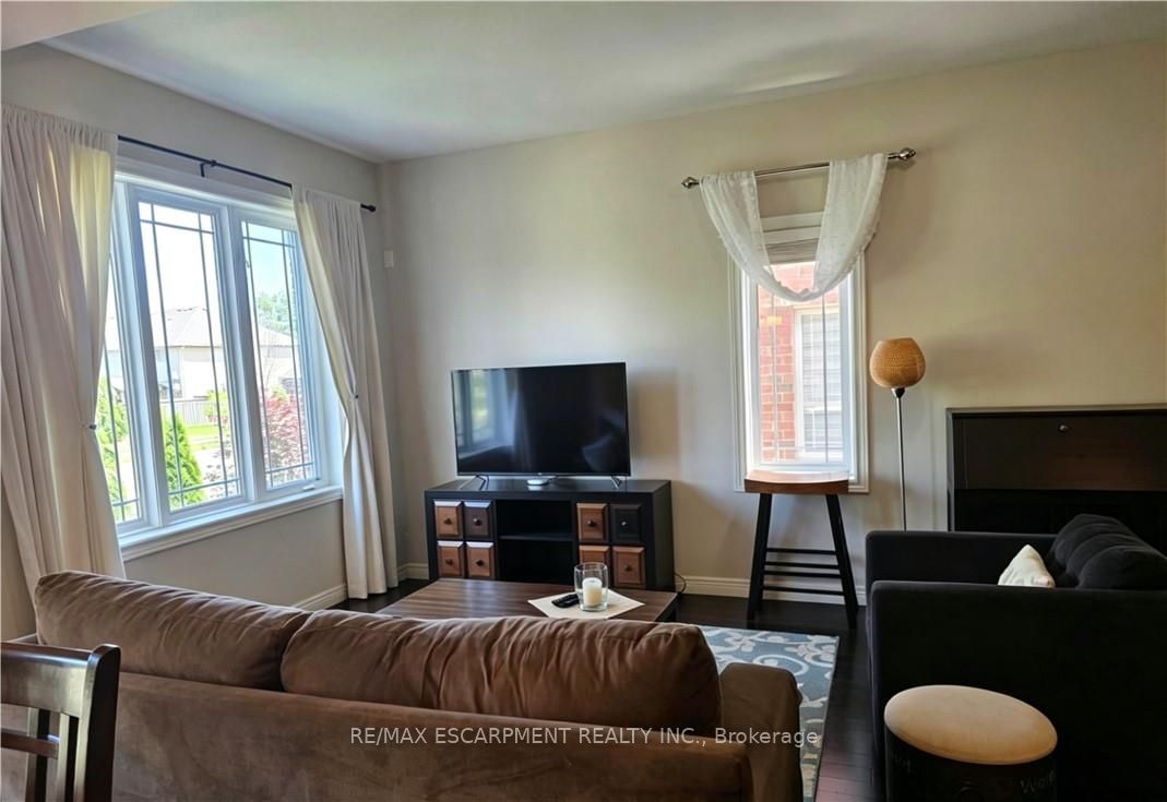 6 Chestnut Drive 9, Grimsby, ON L3M 0B6 photo 3