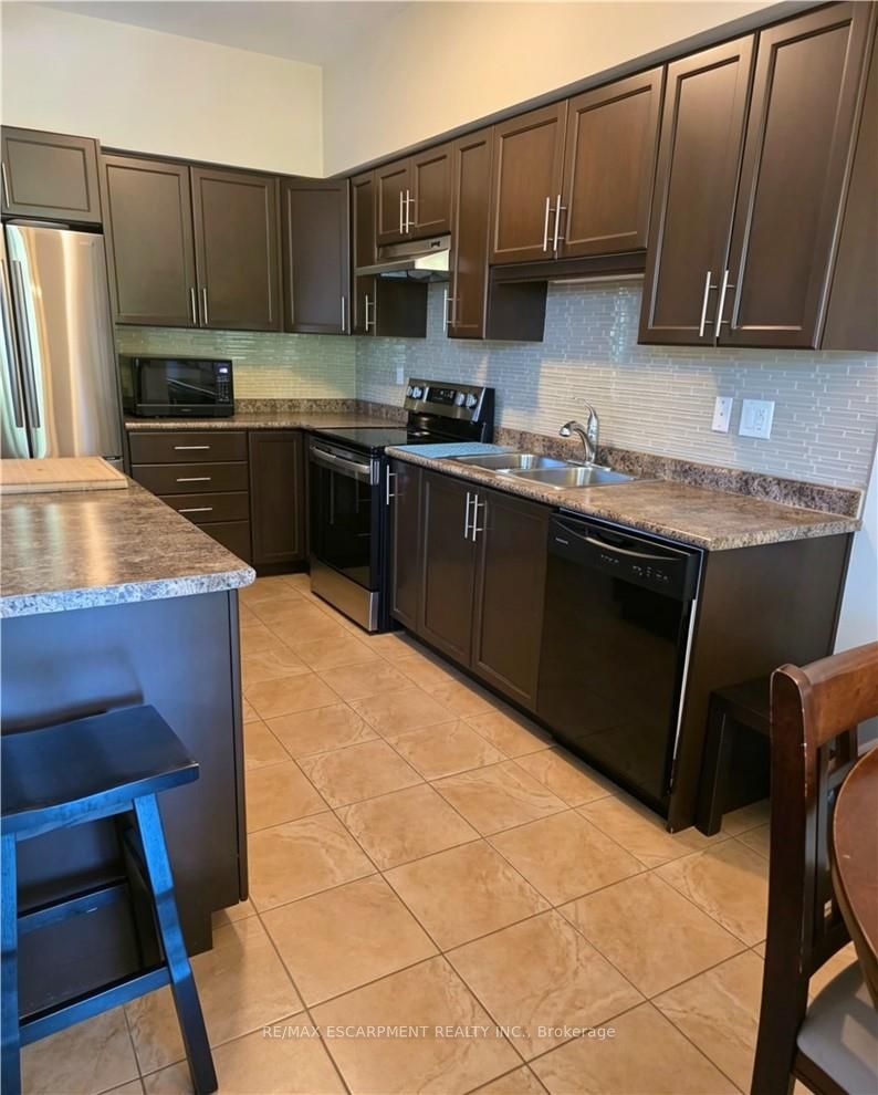 6 Chestnut Drive 9, Grimsby, ON L3M 0B6 photo 4