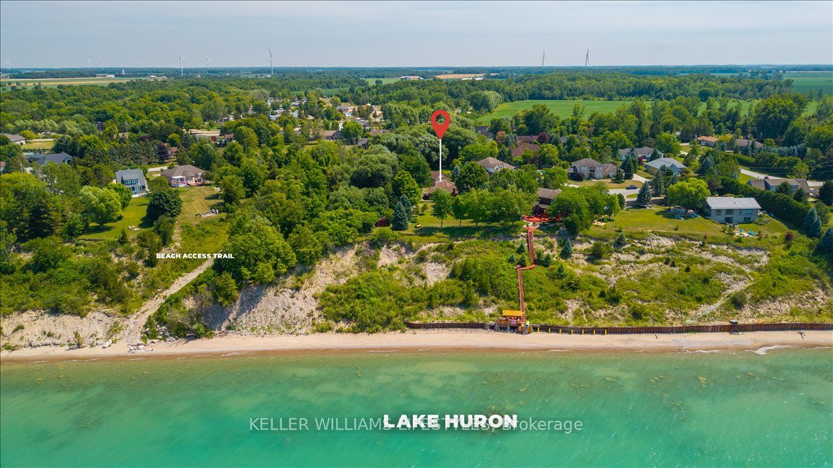 4350 Bluepoint Drive, Plympton-Wyoming, ON N0N 1J6 photo 2