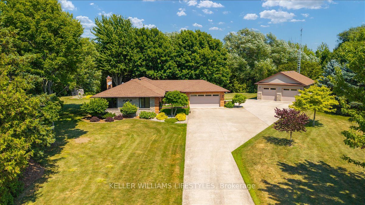 4350 Bluepoint Drive, Plympton-Wyoming, ON N0N 1J6 photo 4
